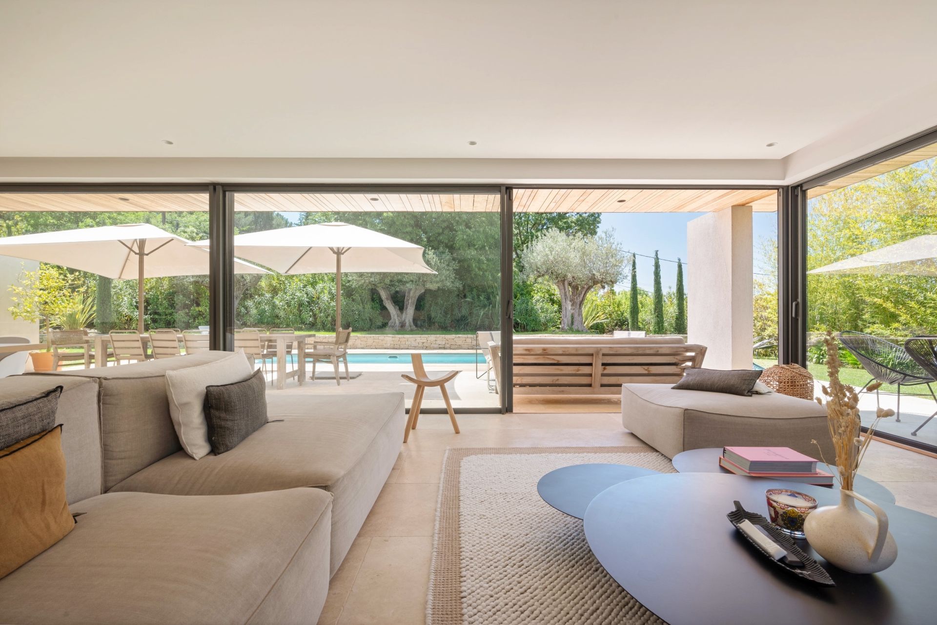 luxury house 7 Rooms for sale on AIX EN PROVENCE (13100)