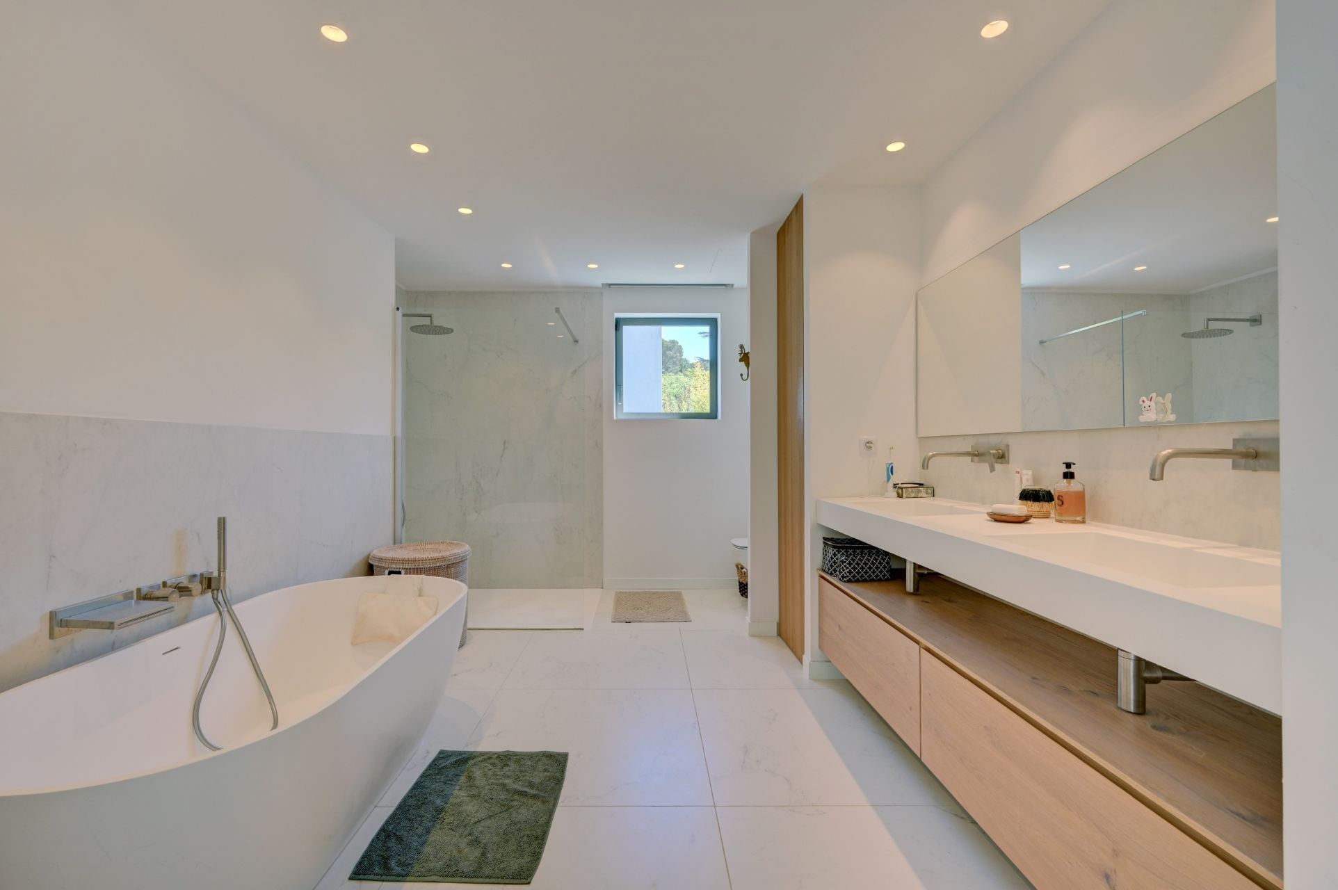 luxury house 7 Rooms for sale on AIX EN PROVENCE (13100)