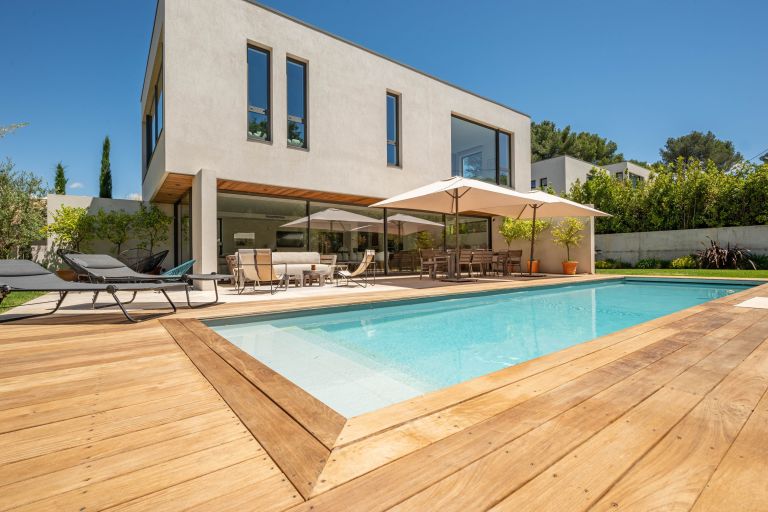 luxury house 7 Rooms for sale on AIX EN PROVENCE (13100)