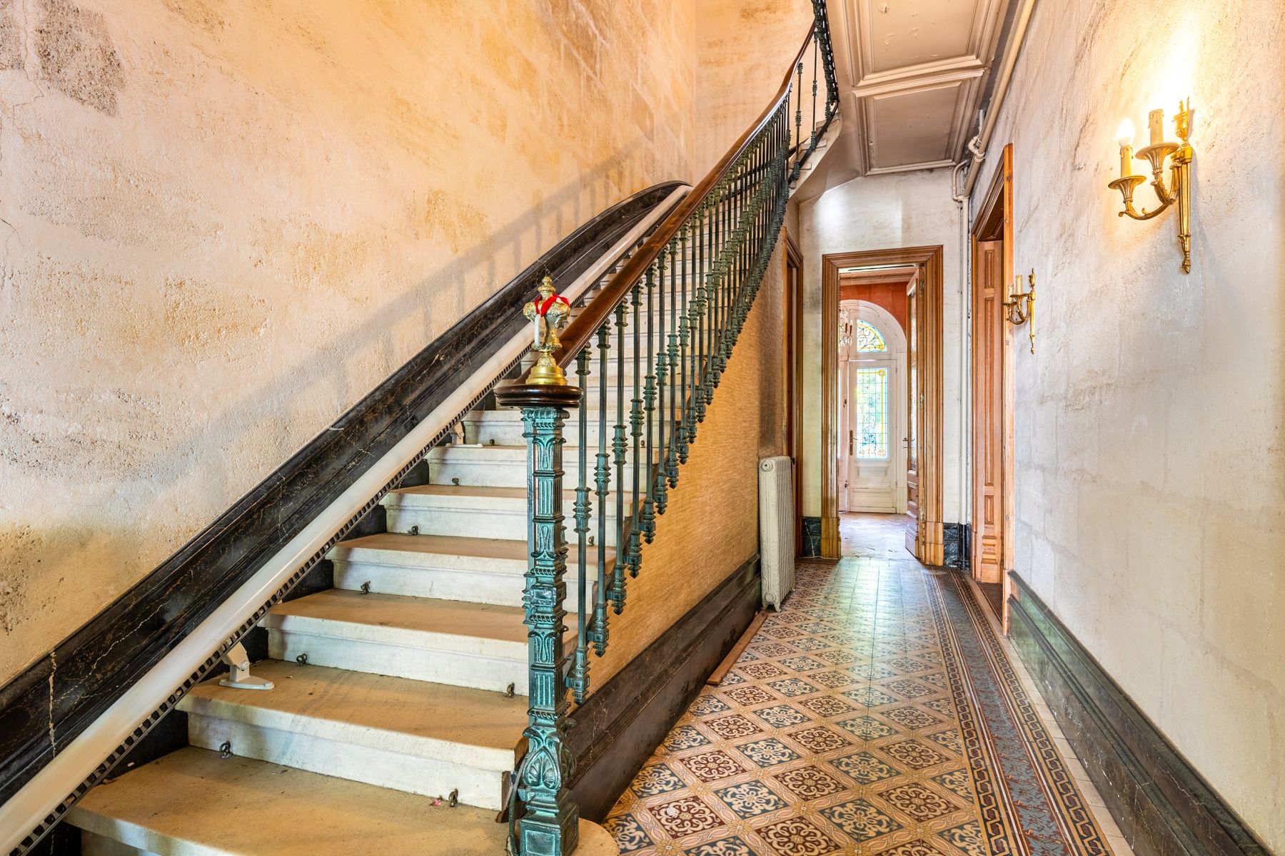 mansion (hôtel particulier) 15 Rooms for sale on BORDEAUX (33000)