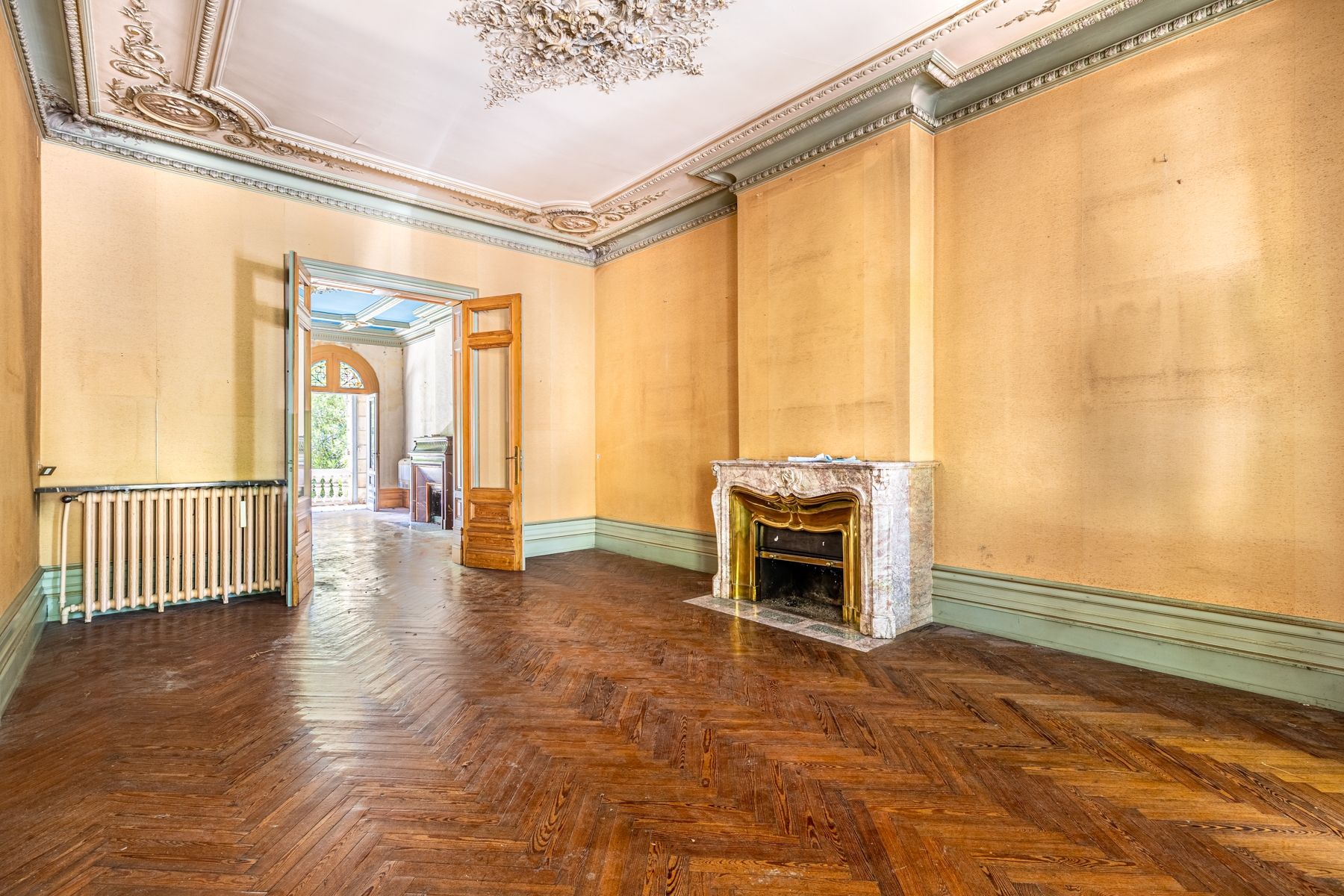 mansion (hôtel particulier) 15 Rooms for sale on BORDEAUX (33000)