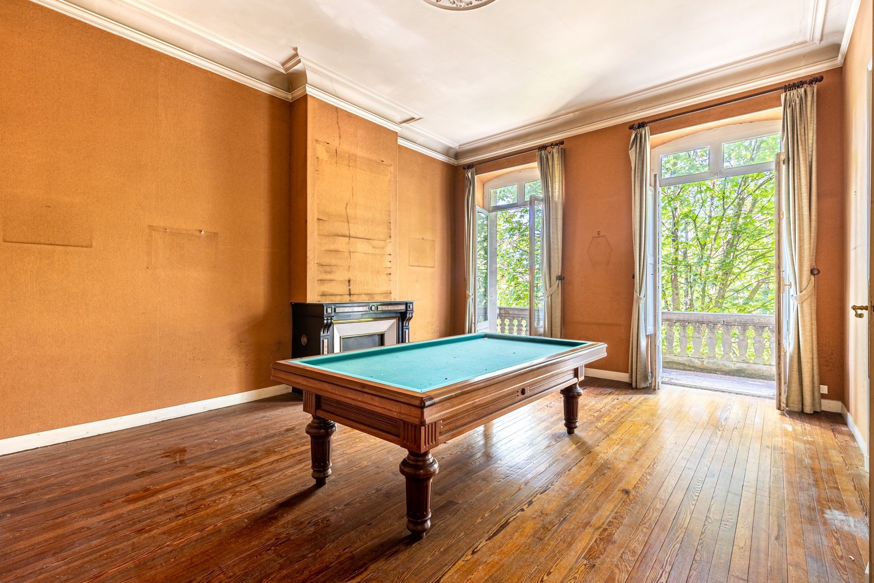 luxury house 15 Rooms for sale on BORDEAUX (33000)