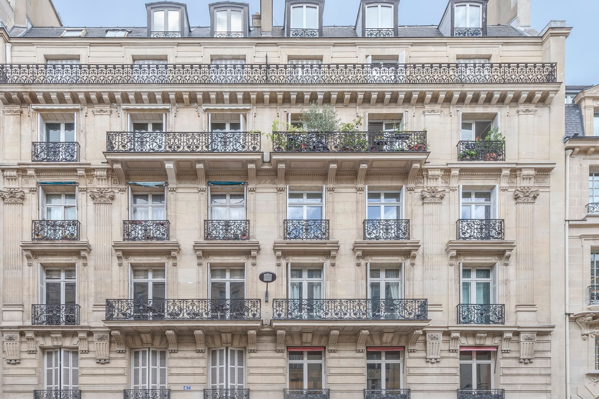 luxury apartment 5 Rooms for sale on PARIS (75008)