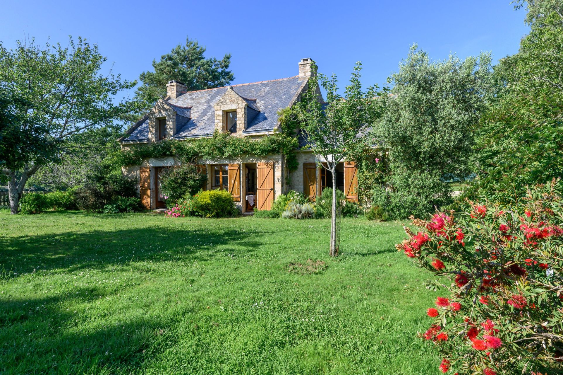 luxury house 7 Rooms for sale on ARRADON (56610)