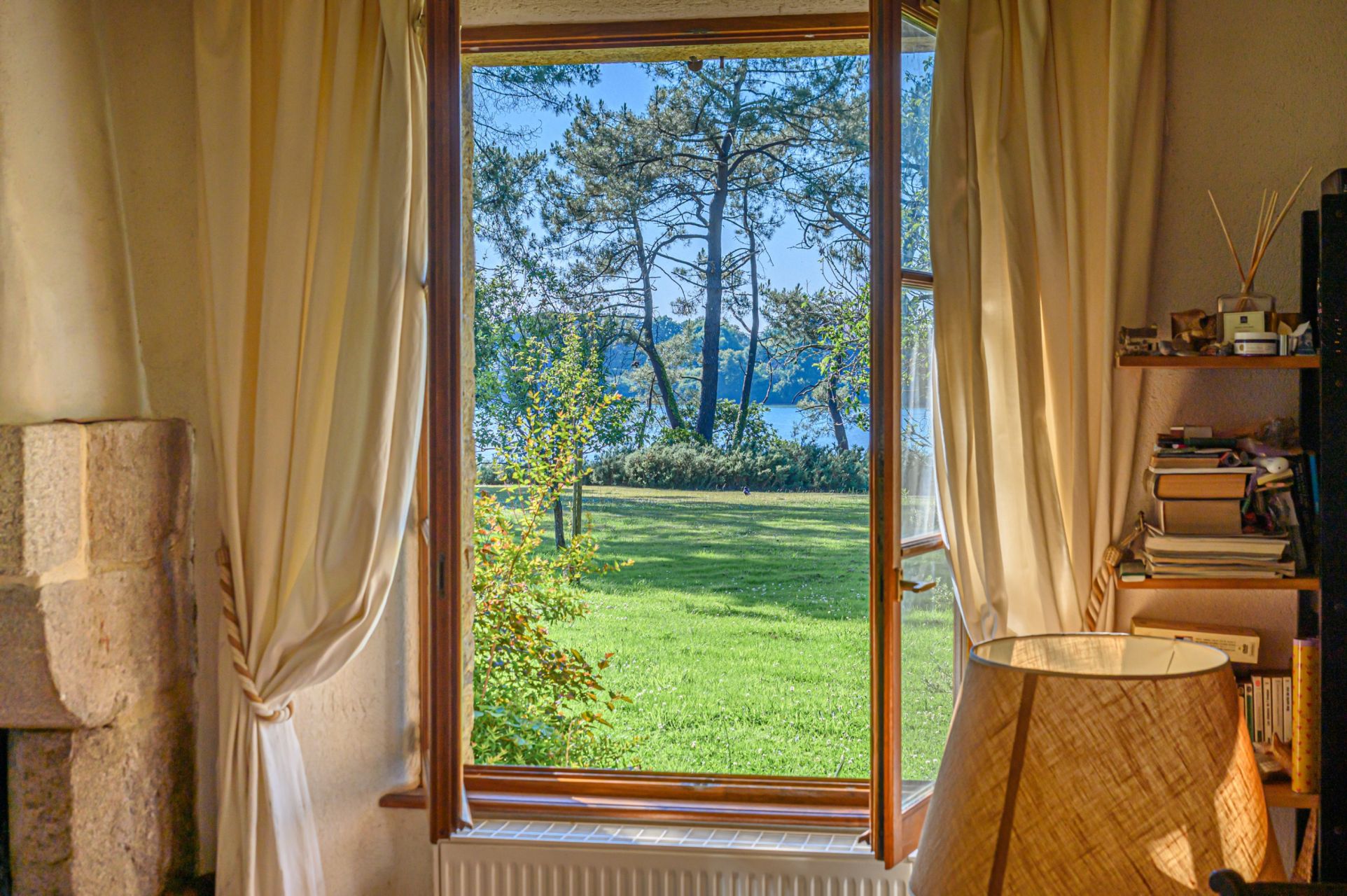 luxury house 7 Rooms for sale on ARRADON (56610)