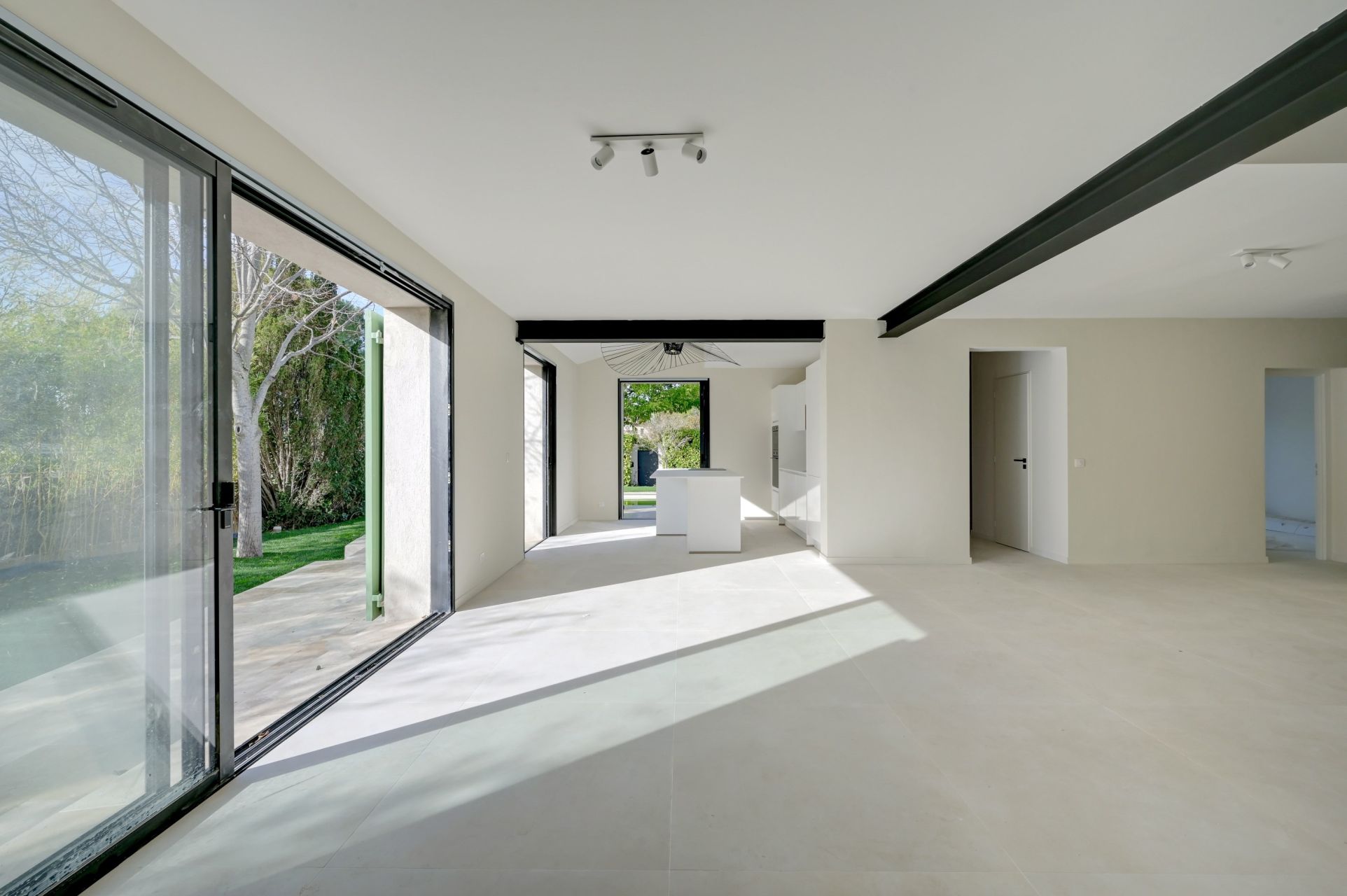 luxury house 5 Rooms for sale on AIX EN PROVENCE (13100)