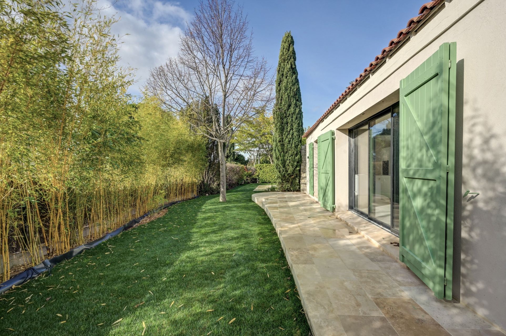 luxury house 5 Rooms for sale on AIX EN PROVENCE (13100)