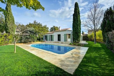 Sale Luxury house Aix-en-Provence 5 Rooms 130 m²
