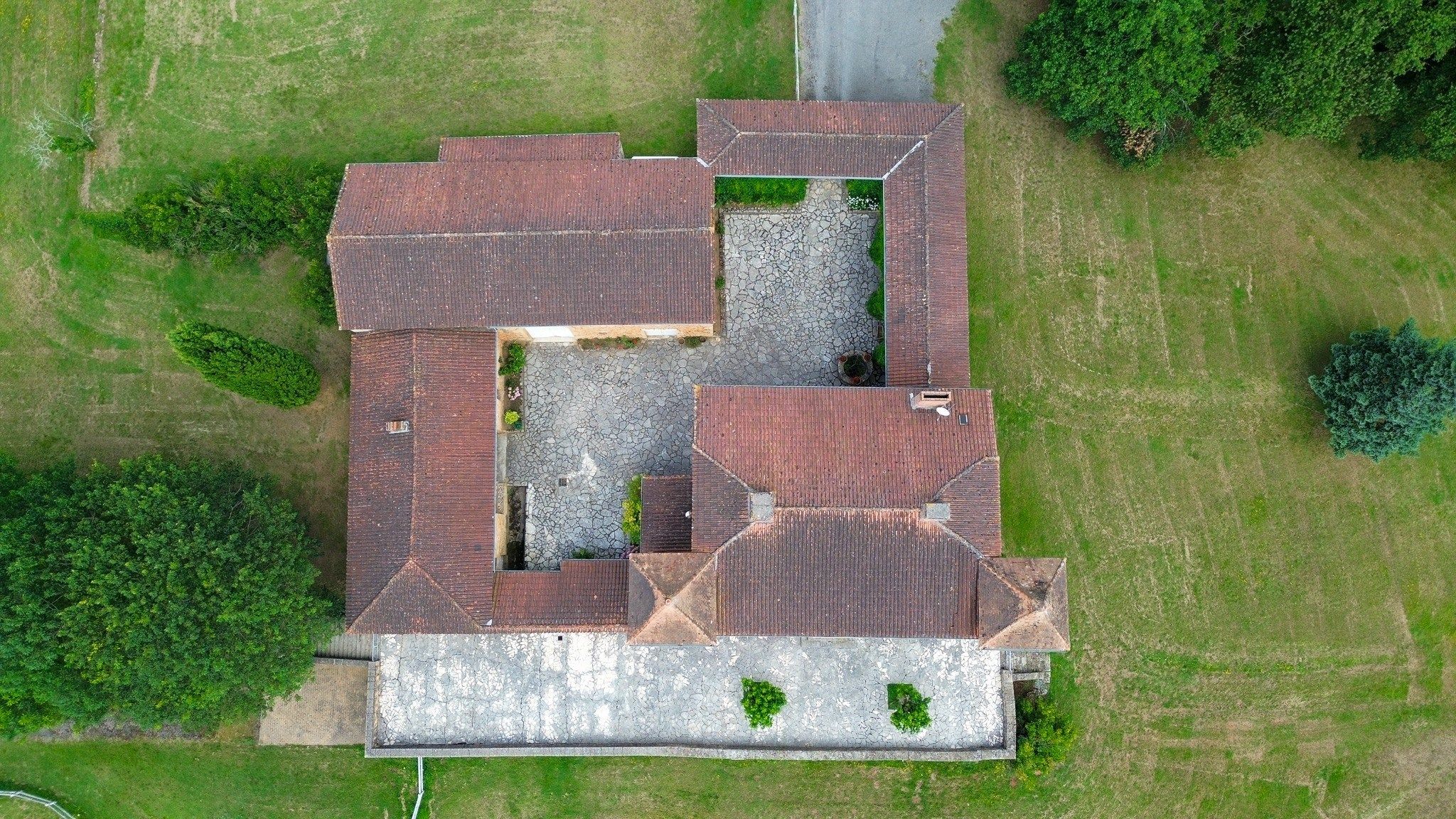 luxury house 10 Rooms for sale on FUMEL (47500)