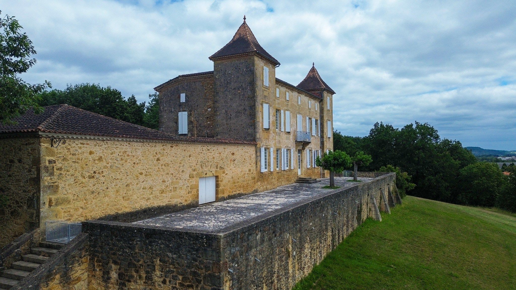 luxury house 10 Rooms for sale on FUMEL (47500)
