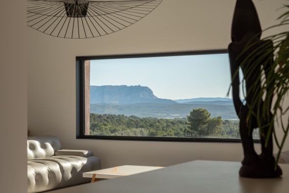 Sale Luxury house Aix-en-Provence 6 Rooms 360 m²