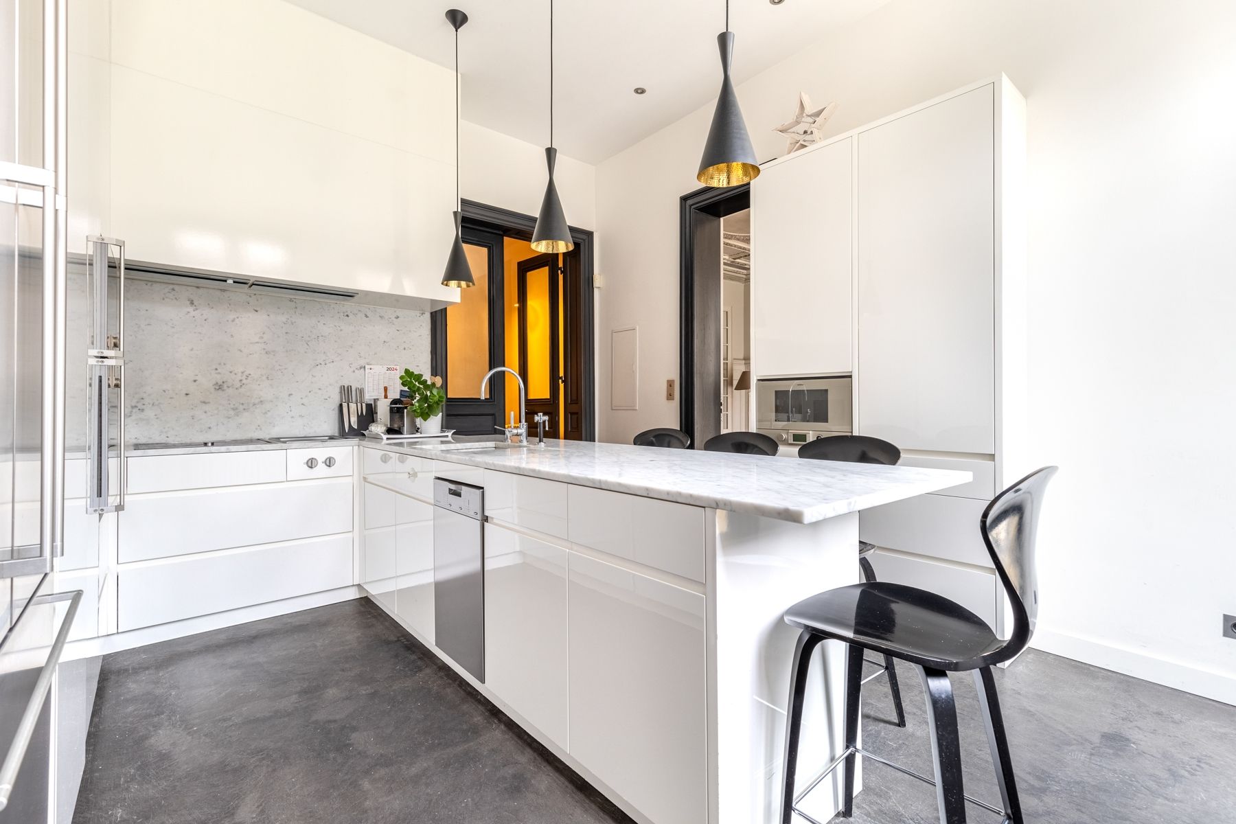 luxury house 9 Rooms for sale on BORDEAUX (33000)