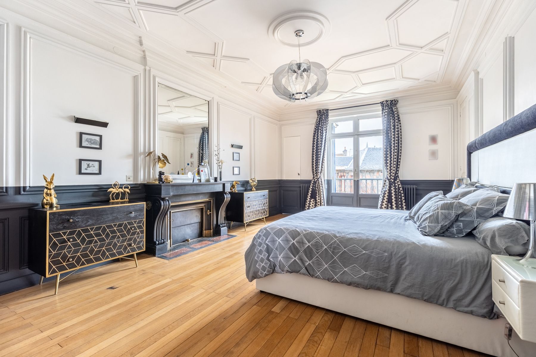 luxury house 9 Rooms for sale on BORDEAUX (33000)