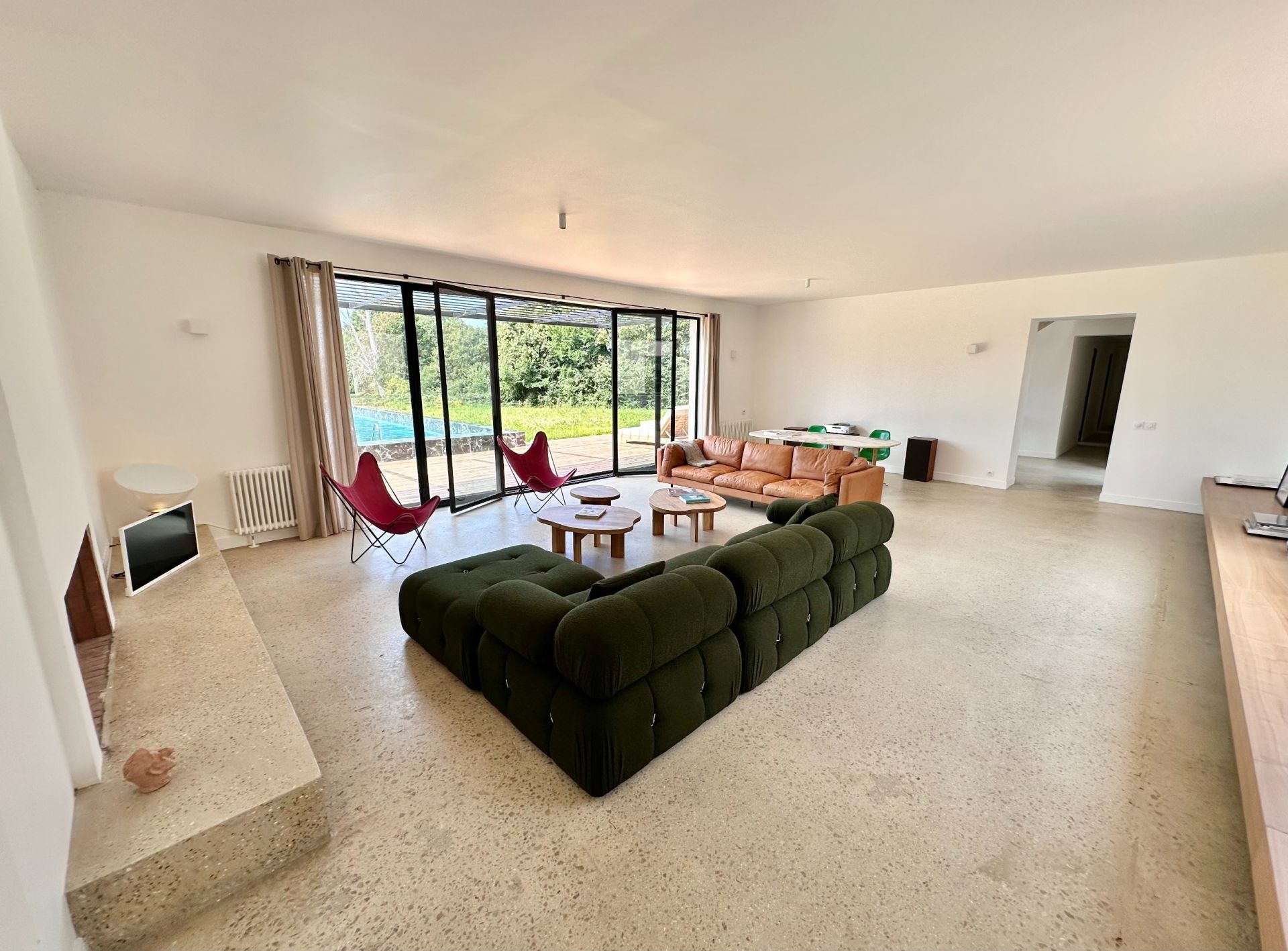 luxury house 11 Rooms for seasonal rent on ST ETIENNE LA THILLAYE (14950)