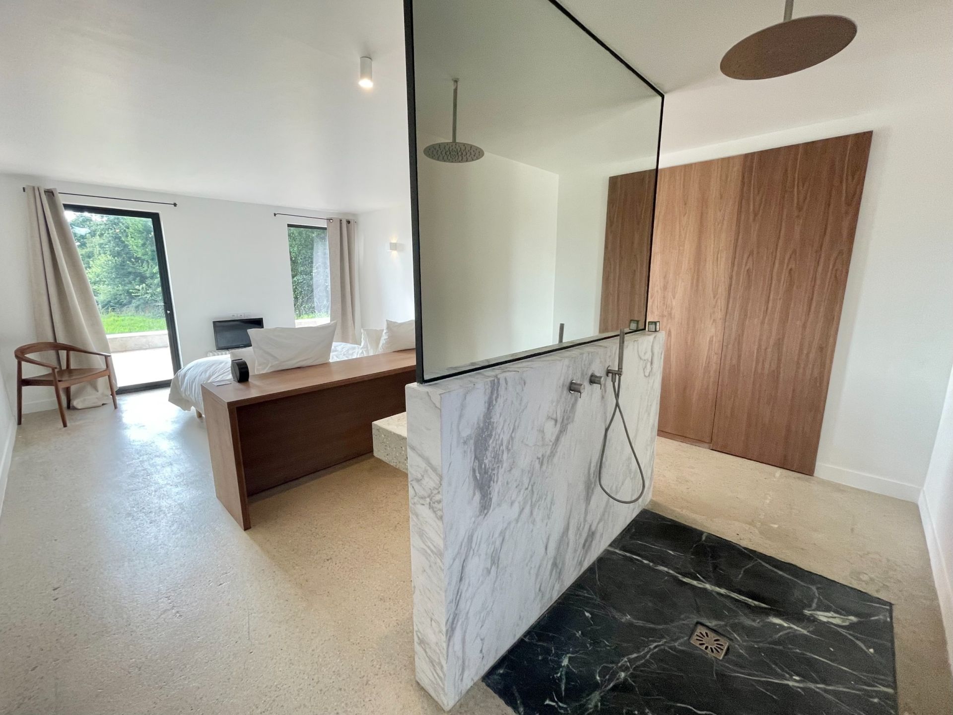 luxury house 11 Rooms for seasonal rent on ST ETIENNE LA THILLAYE (14950)