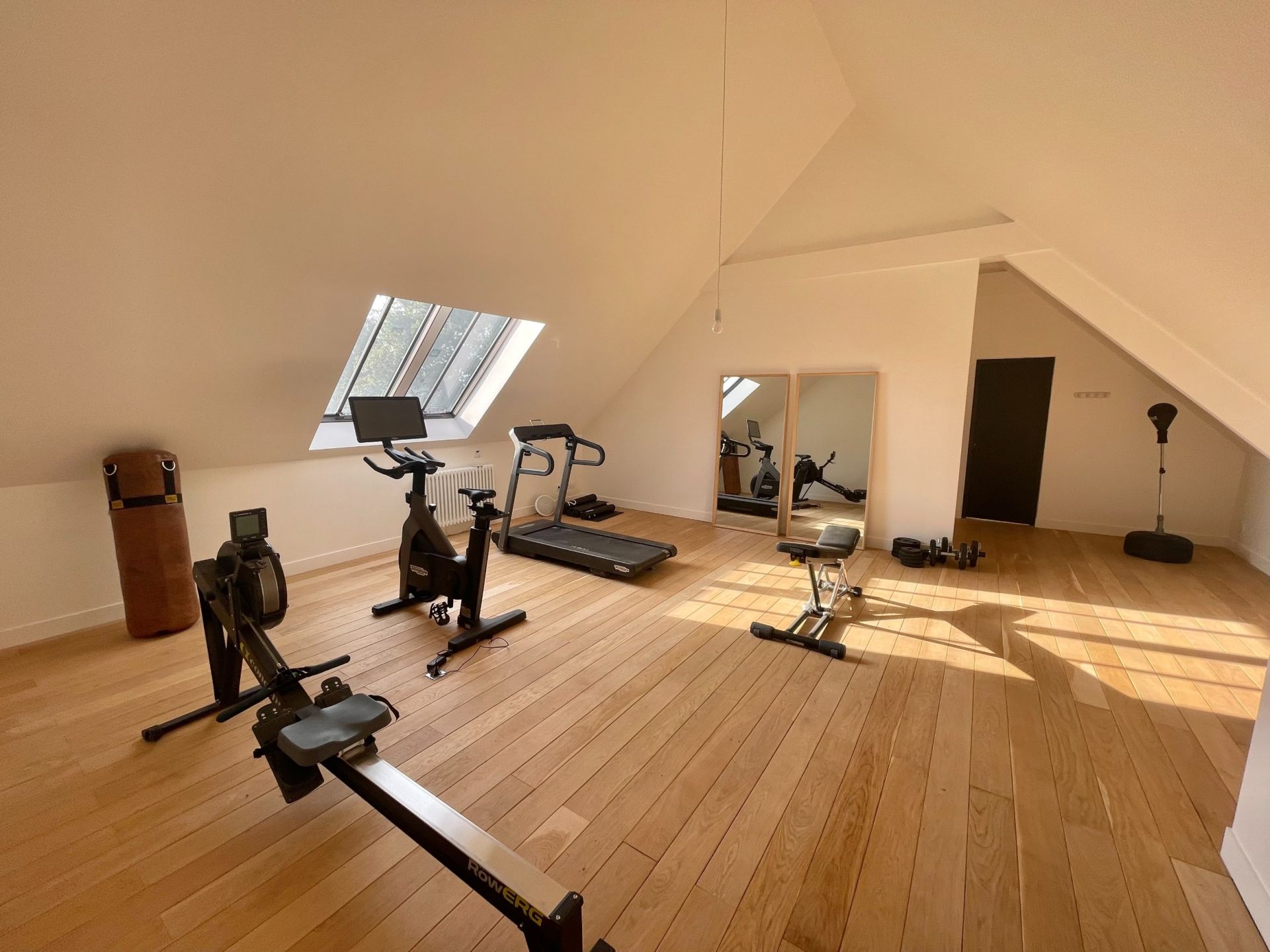 luxury house 11 Rooms for seasonal rent on ST ETIENNE LA THILLAYE (14950)