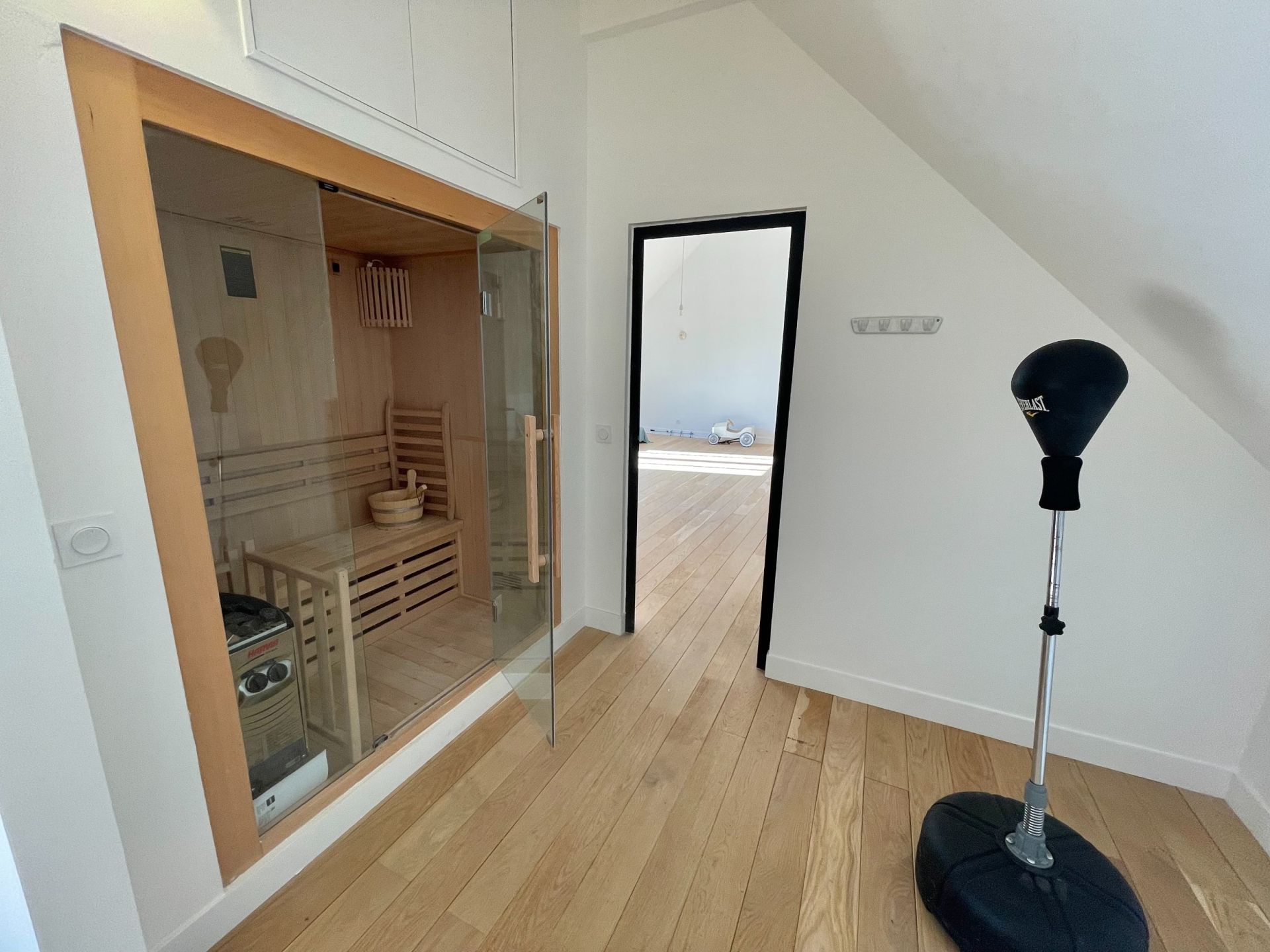 luxury house 11 Rooms for seasonal rent on ST ETIENNE LA THILLAYE (14950)