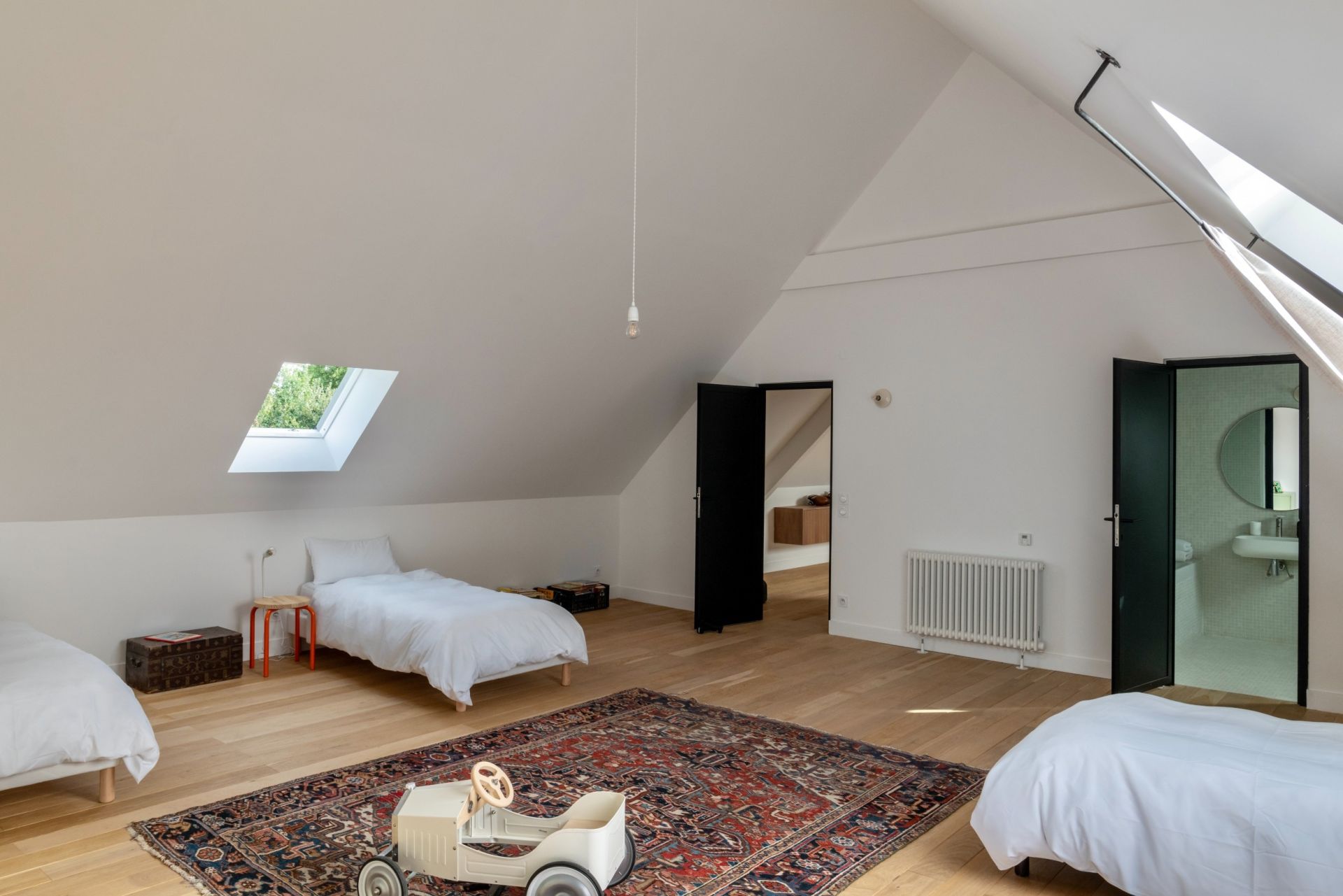 luxury house 11 Rooms for seasonal rent on ST ETIENNE LA THILLAYE (14950)