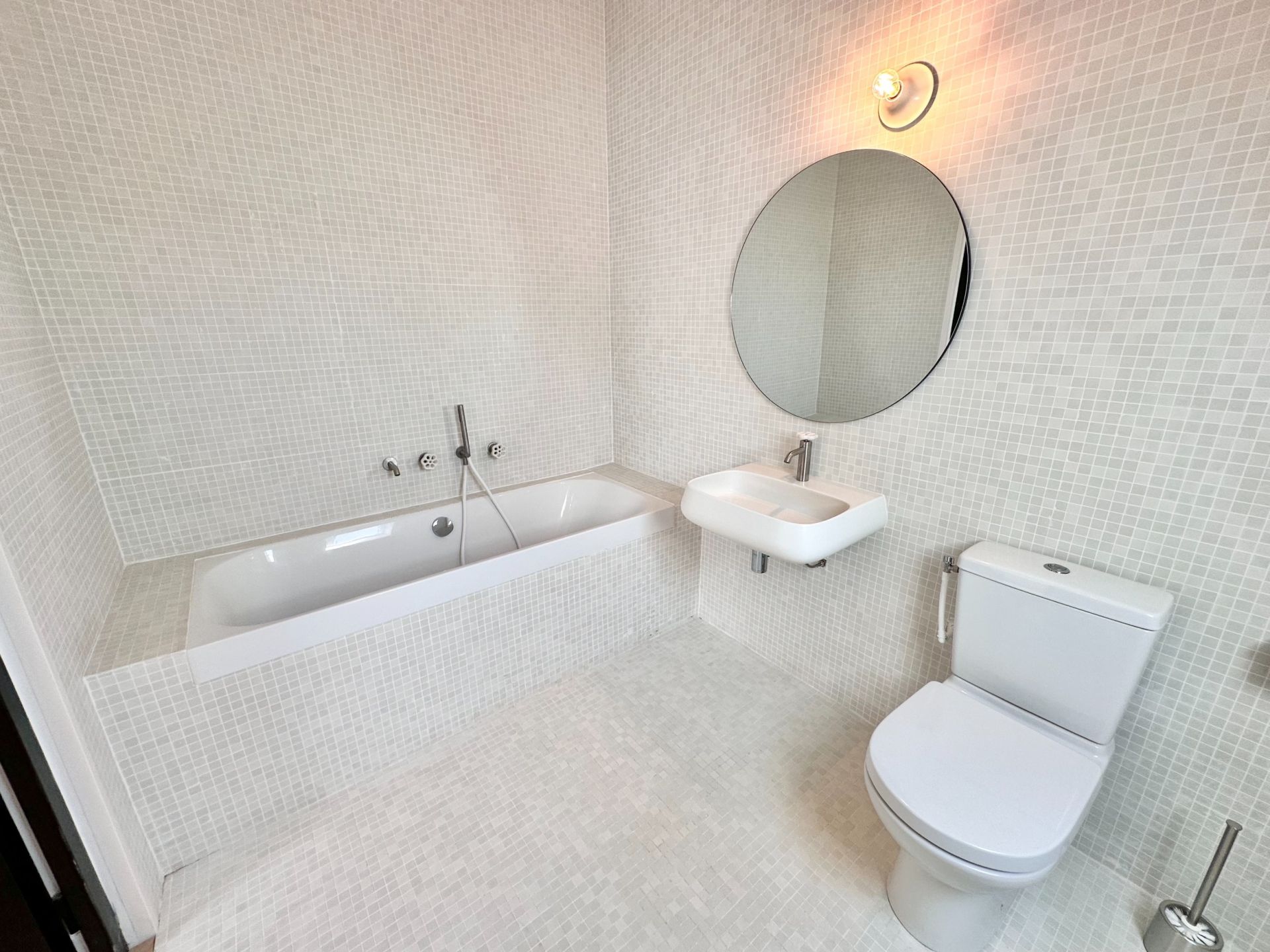 luxury house 11 Rooms for seasonal rent on ST ETIENNE LA THILLAYE (14950)