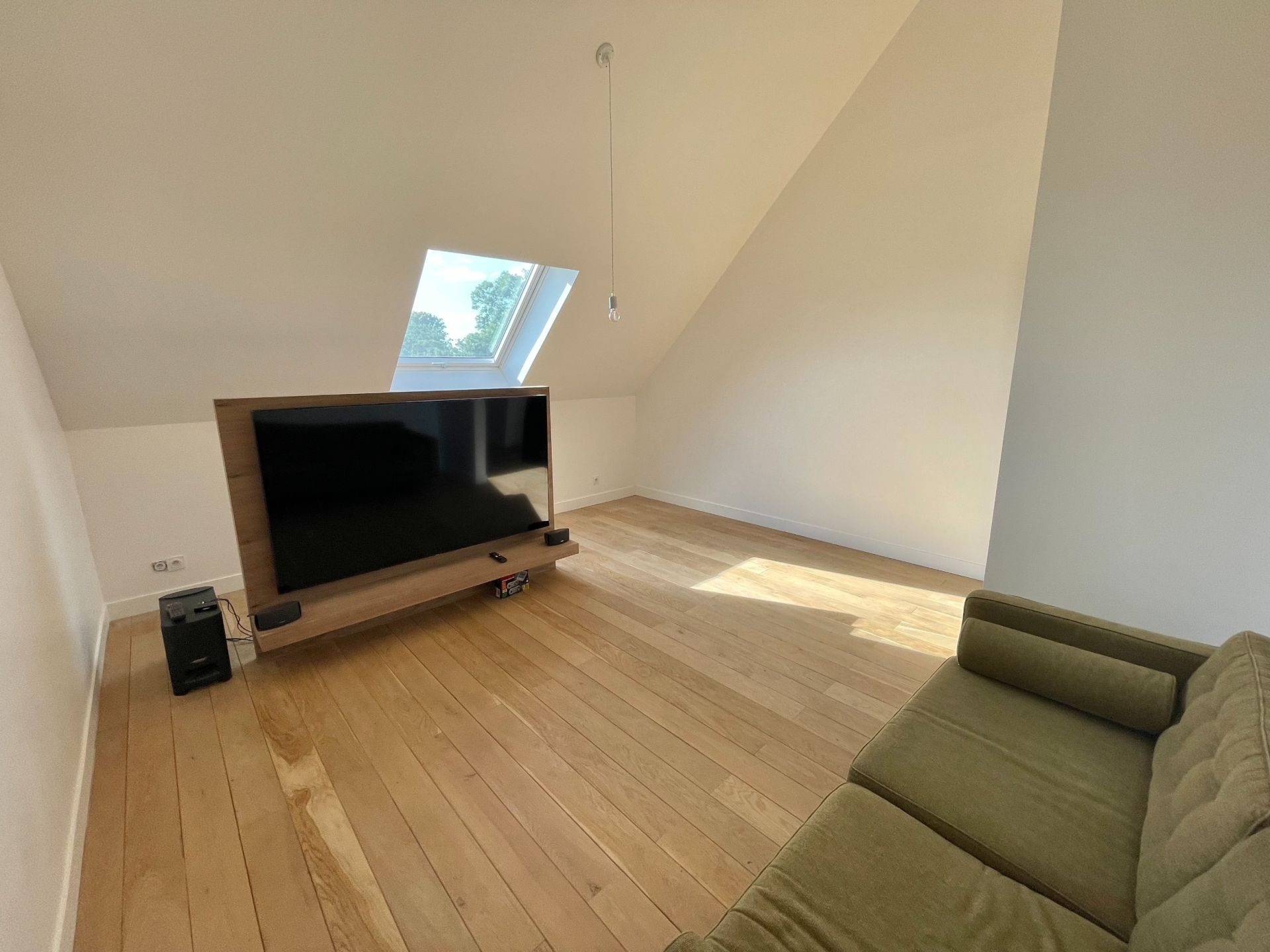 luxury house 11 Rooms for seasonal rent on ST ETIENNE LA THILLAYE (14950)