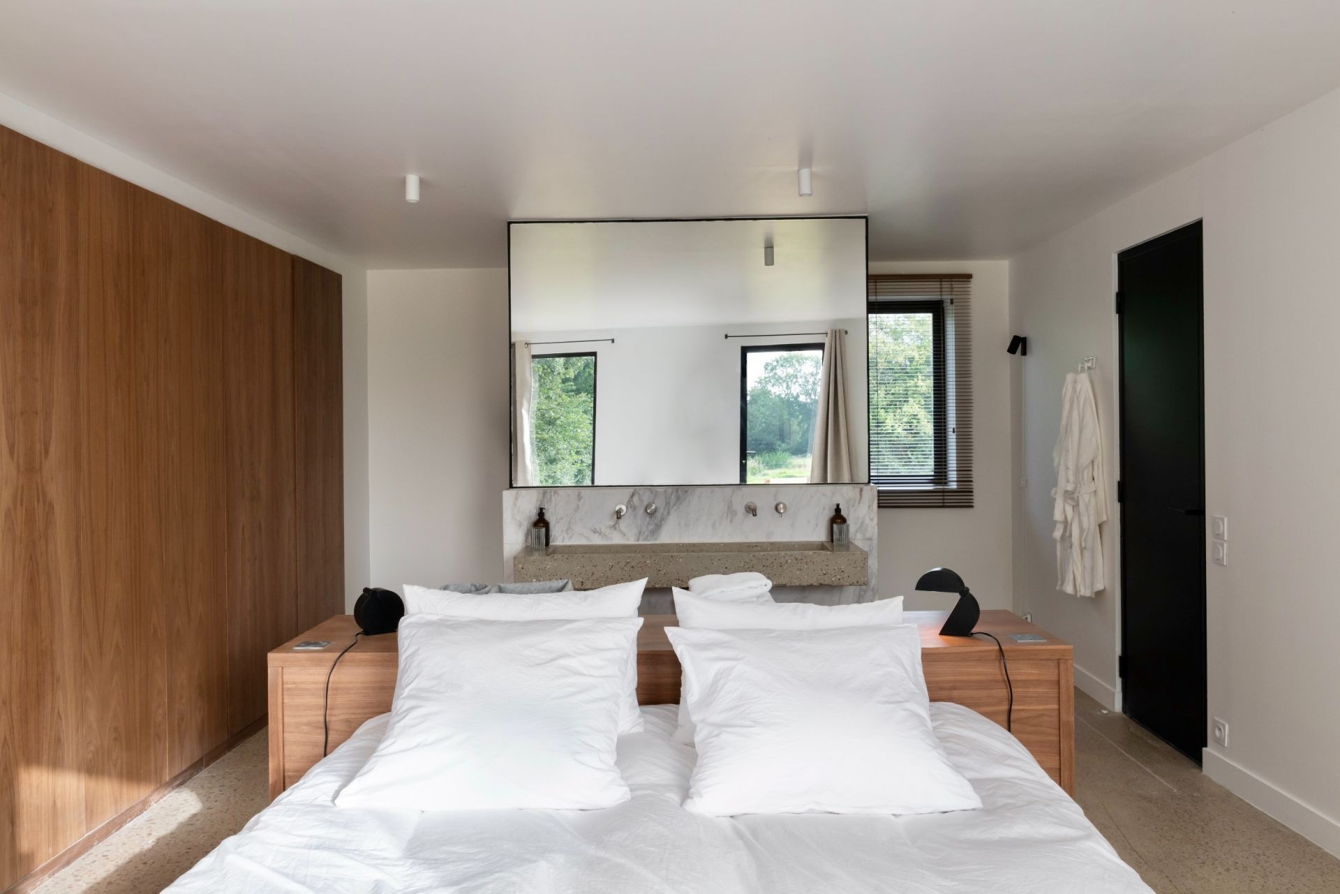 luxury house 11 Rooms for sale on ST ETIENNE LA THILLAYE (14950)