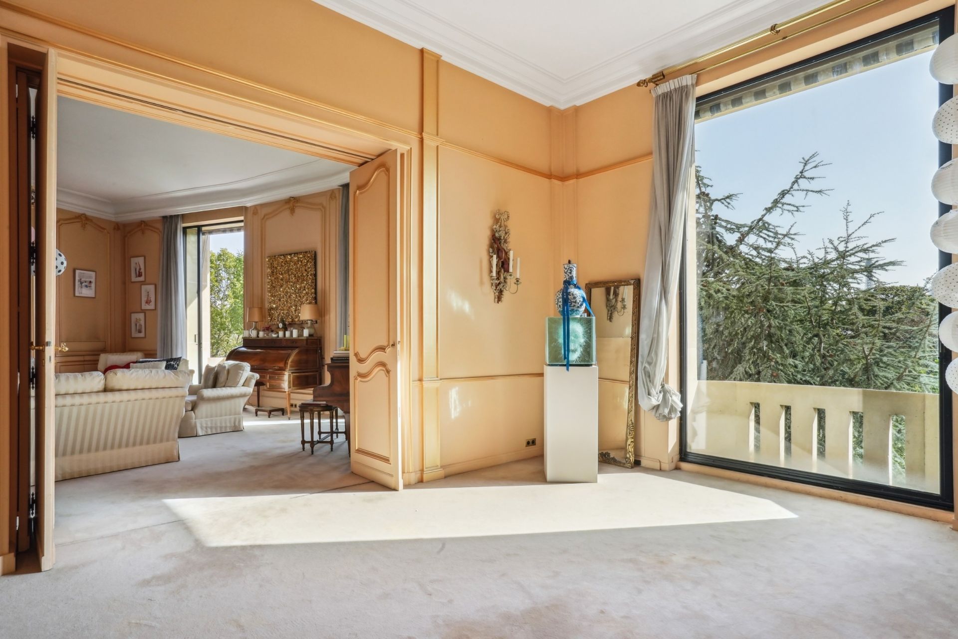 luxury apartment 6 Rooms for sale on PARIS (75016)