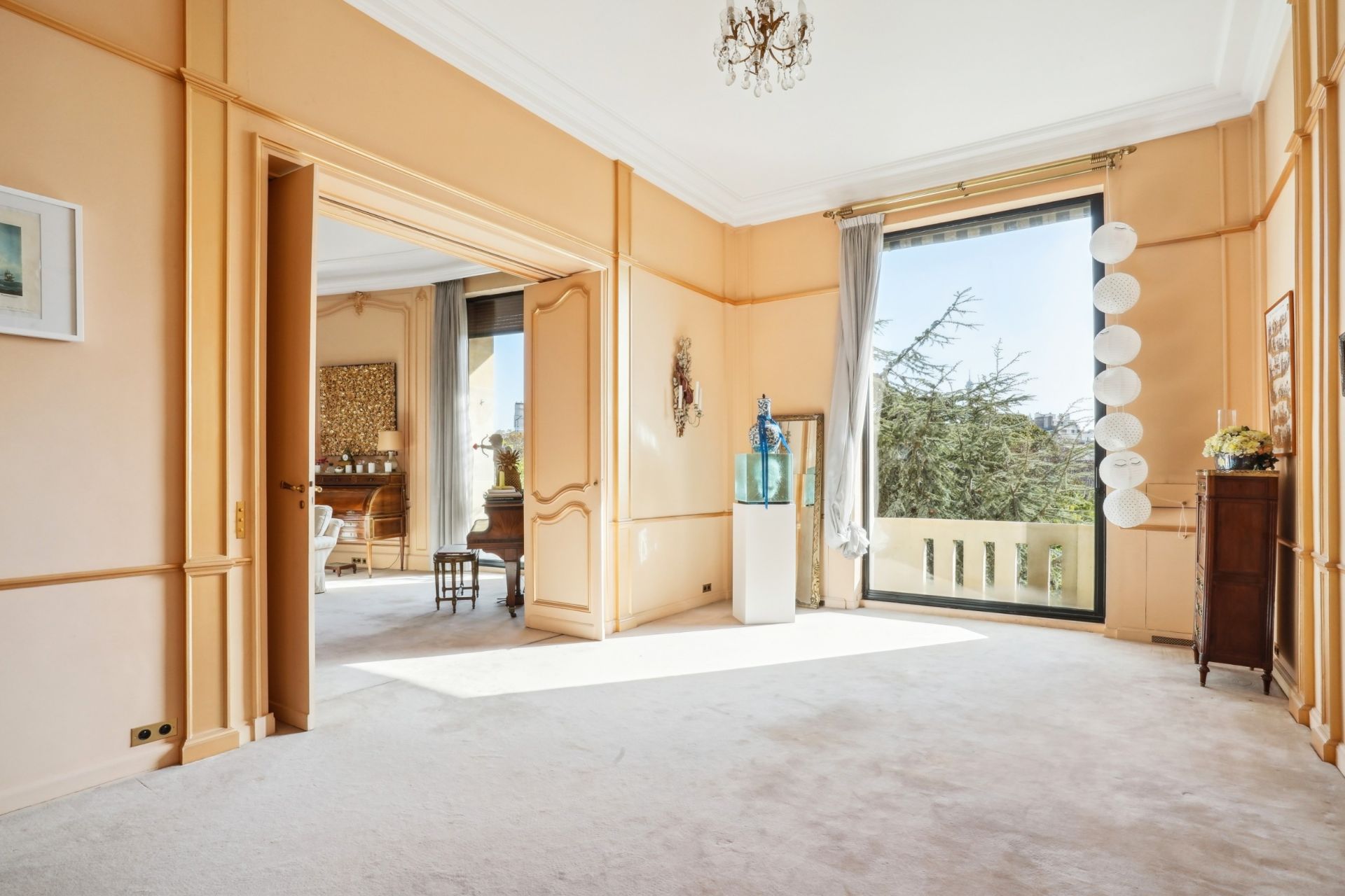 luxury apartment 6 Rooms for sale on PARIS (75016)