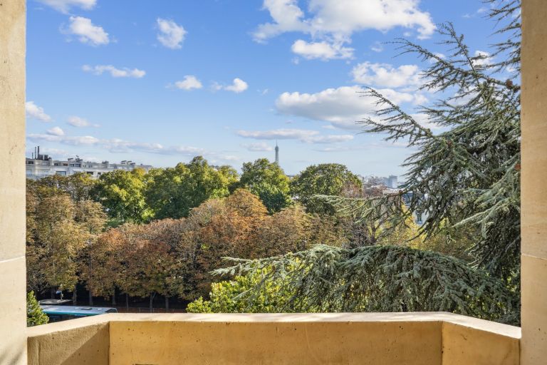 luxury apartment 6 Rooms for sale on PARIS (75016)