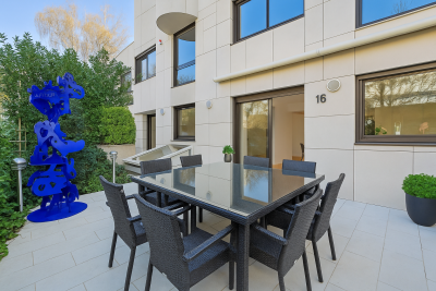 Sale Luxury house Neuilly-sur-Seine 10 Rooms 580 m²