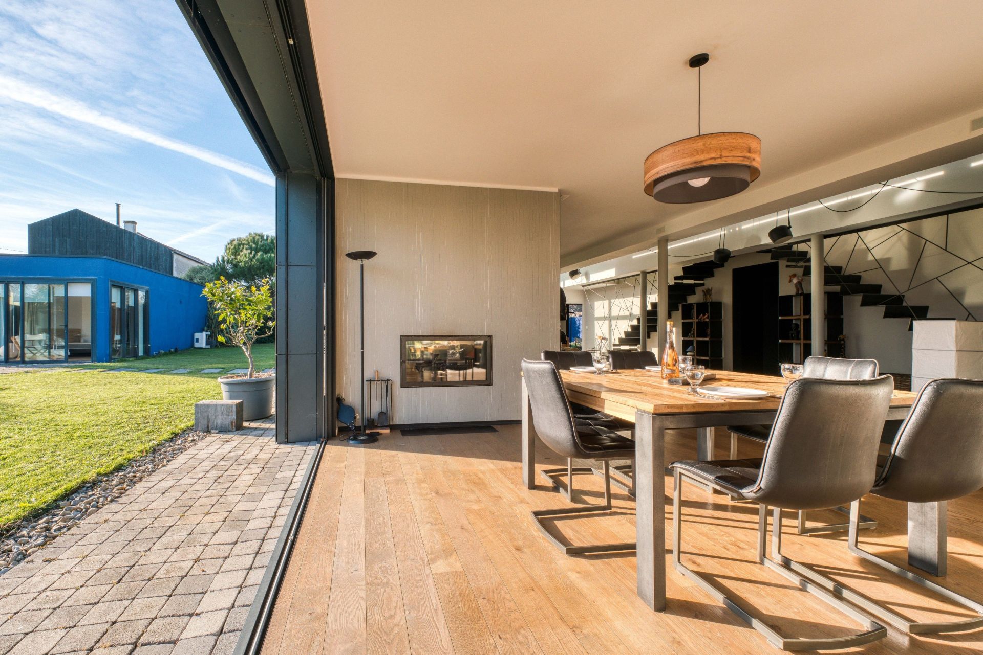 luxury house 8 Rooms for sale on LA ROCHELLE (17000)