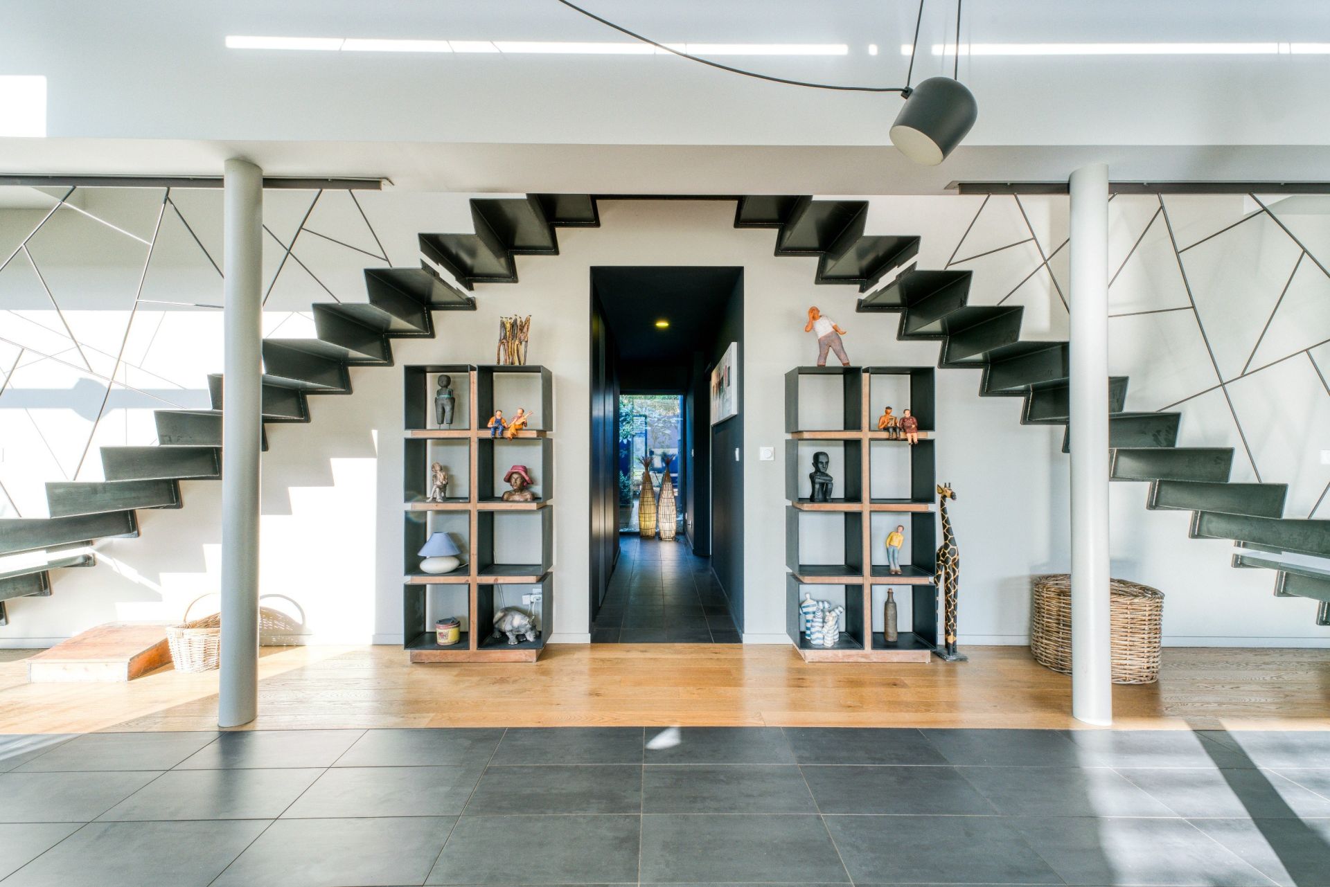 luxury house 8 Rooms for sale on LA ROCHELLE (17000)