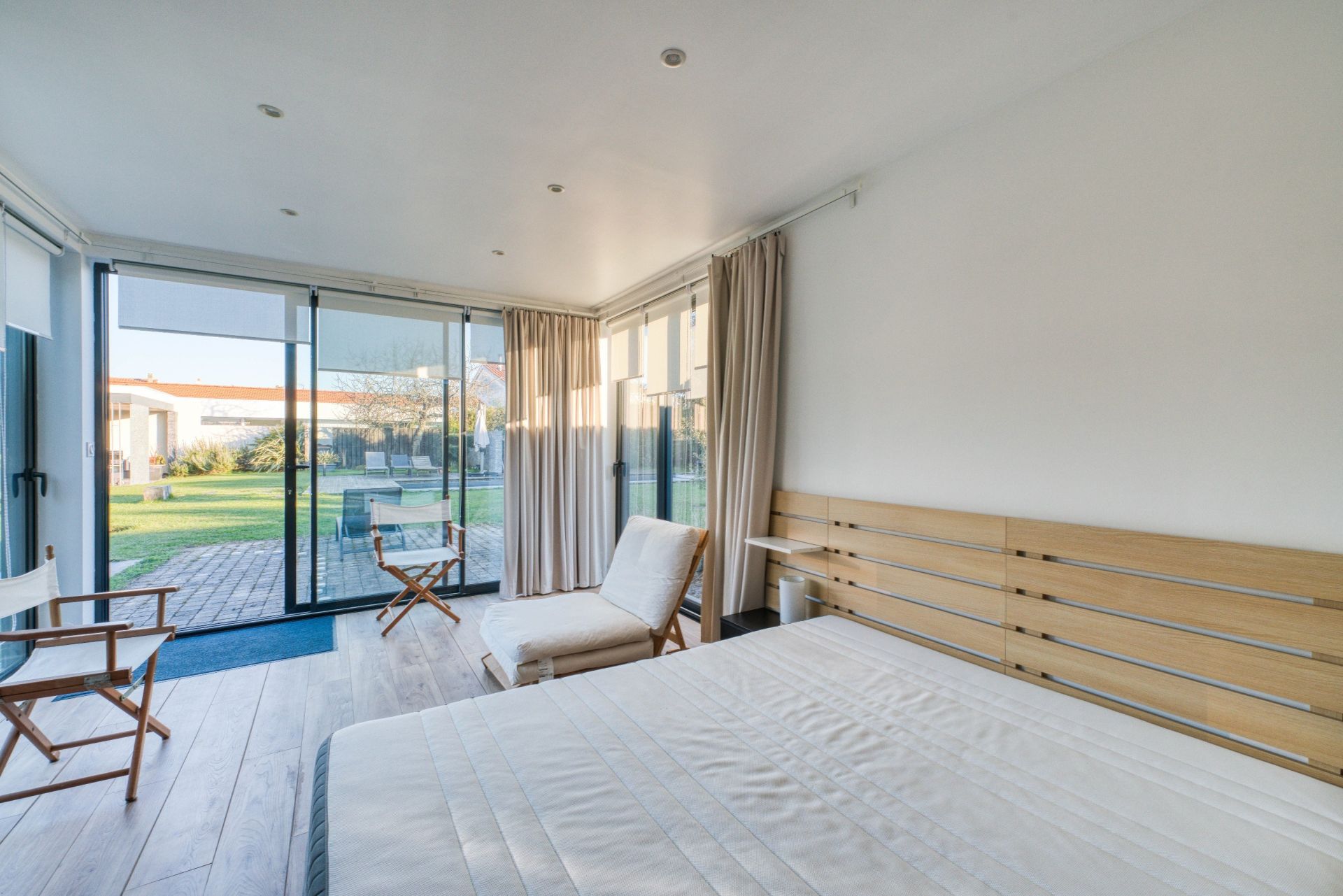 luxury house 8 Rooms for sale on LA ROCHELLE (17000)