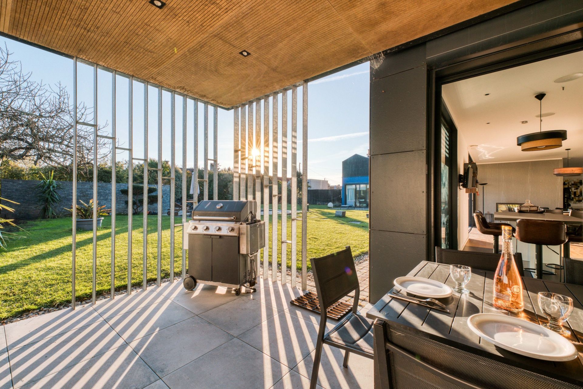 luxury house 8 Rooms for sale on LA ROCHELLE (17000)