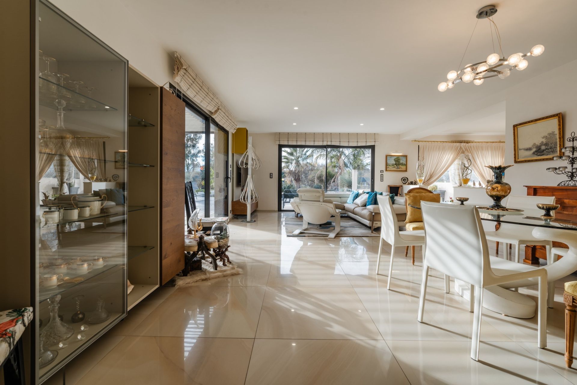 luxury house 5 Rooms for sale on PERPIGNAN (66000)