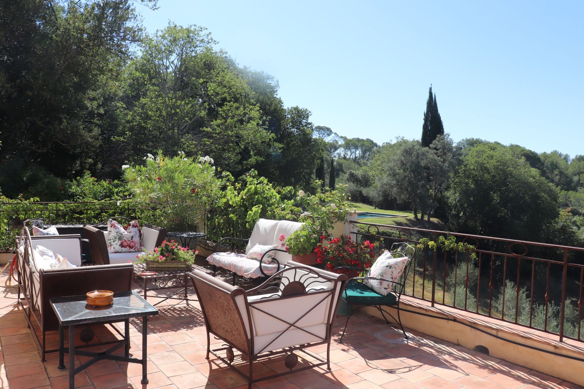 bastide 20 Pièces en vente sur LORGUES (83510)