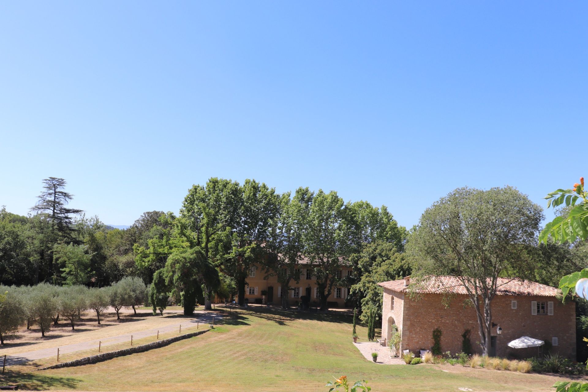 bastide 20 Pièces en vente sur LORGUES (83510)
