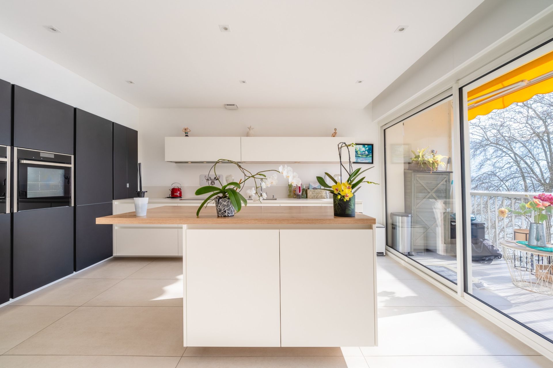 luxury apartment 3 Rooms for sale on ANNECY (74000)