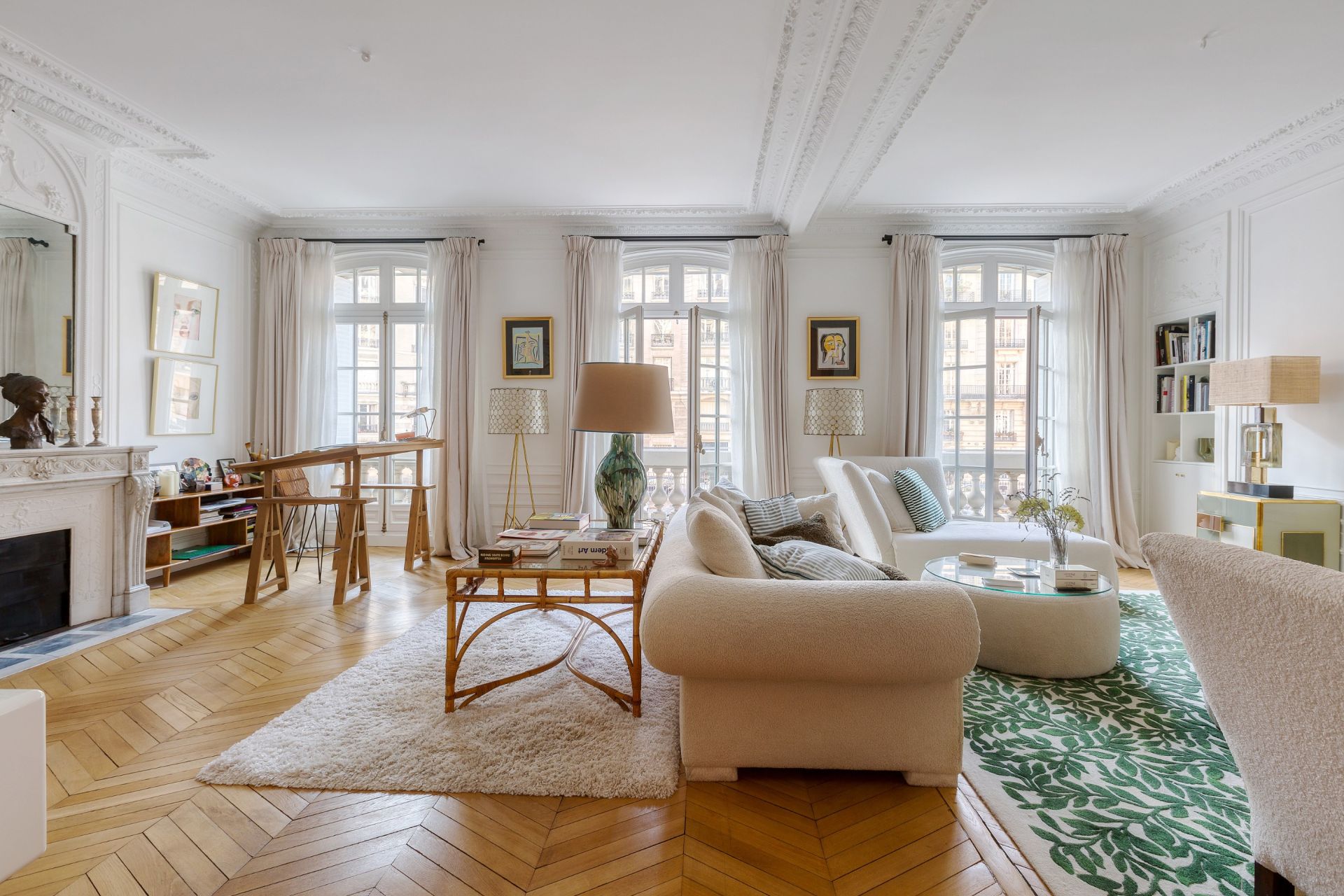 luxury apartment 6 Rooms for sale on PARIS (75116)
