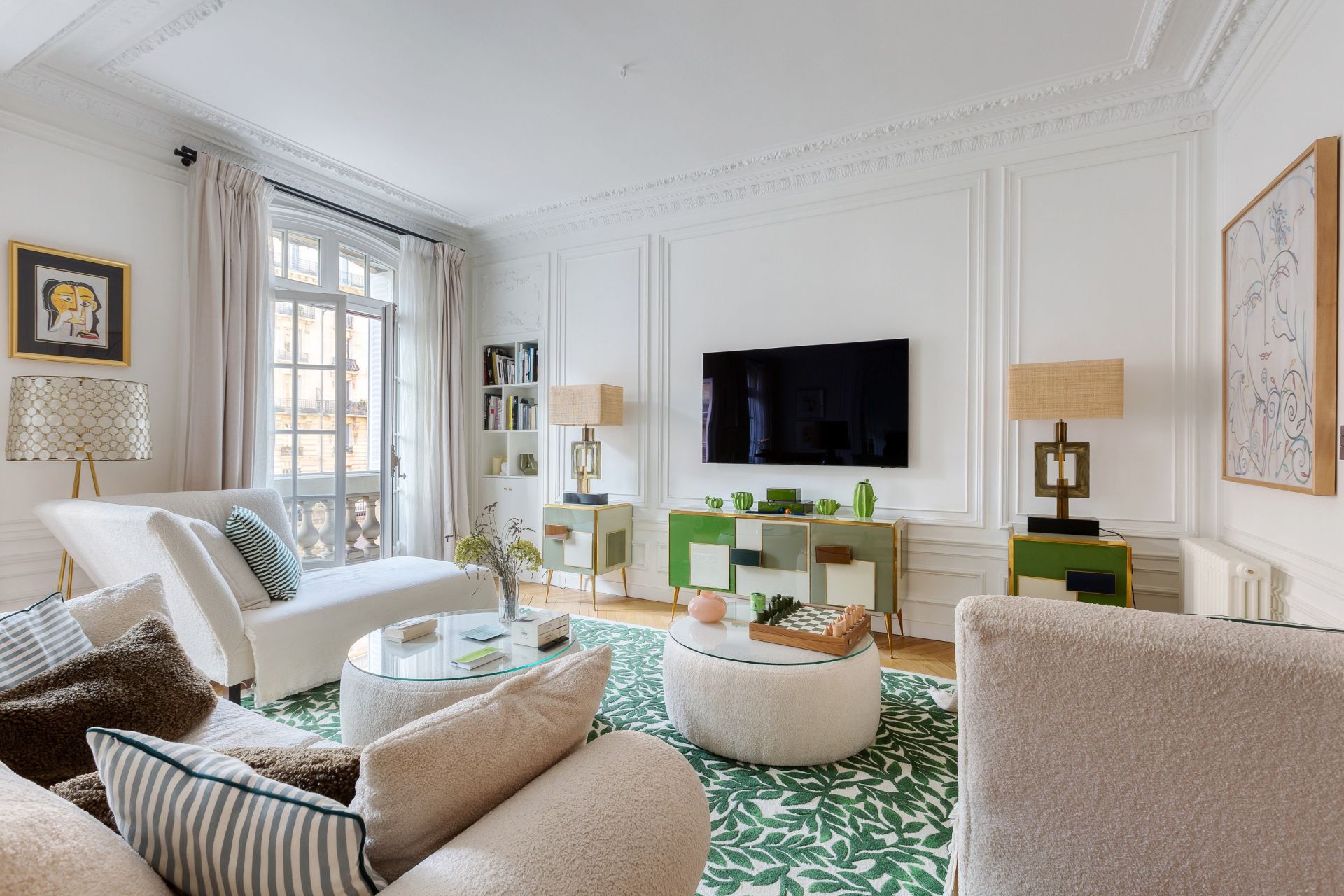 luxury apartment 6 Rooms for sale on PARIS (75116)