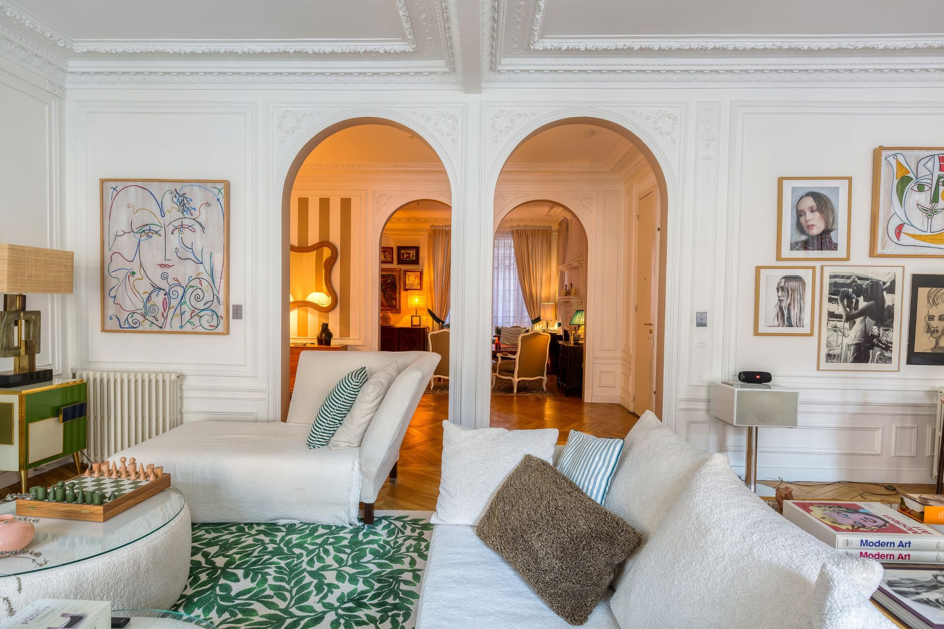 luxury apartment 6 Rooms for sale on PARIS (75116)