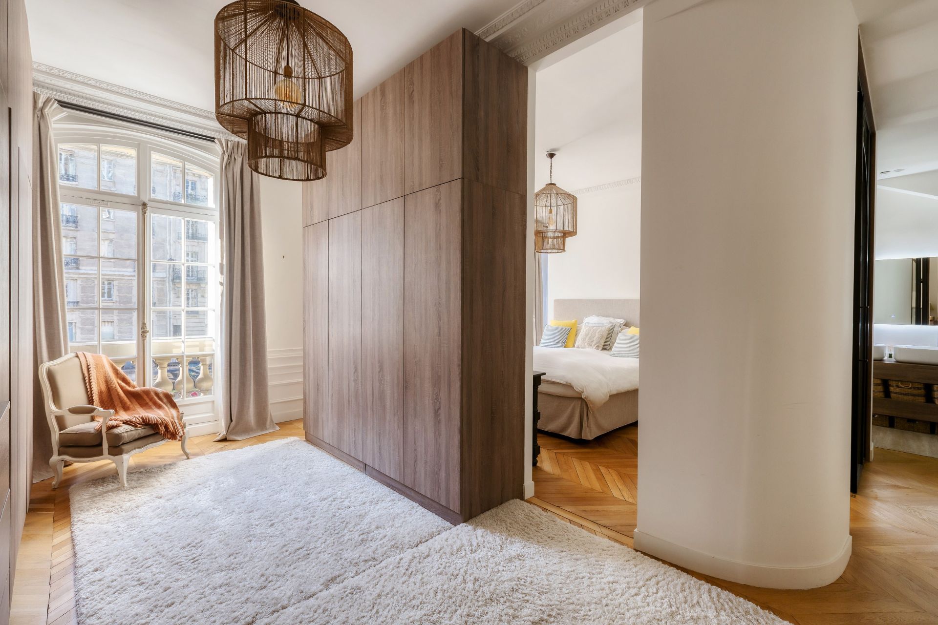 luxury apartment 6 Rooms for sale on PARIS (75116)