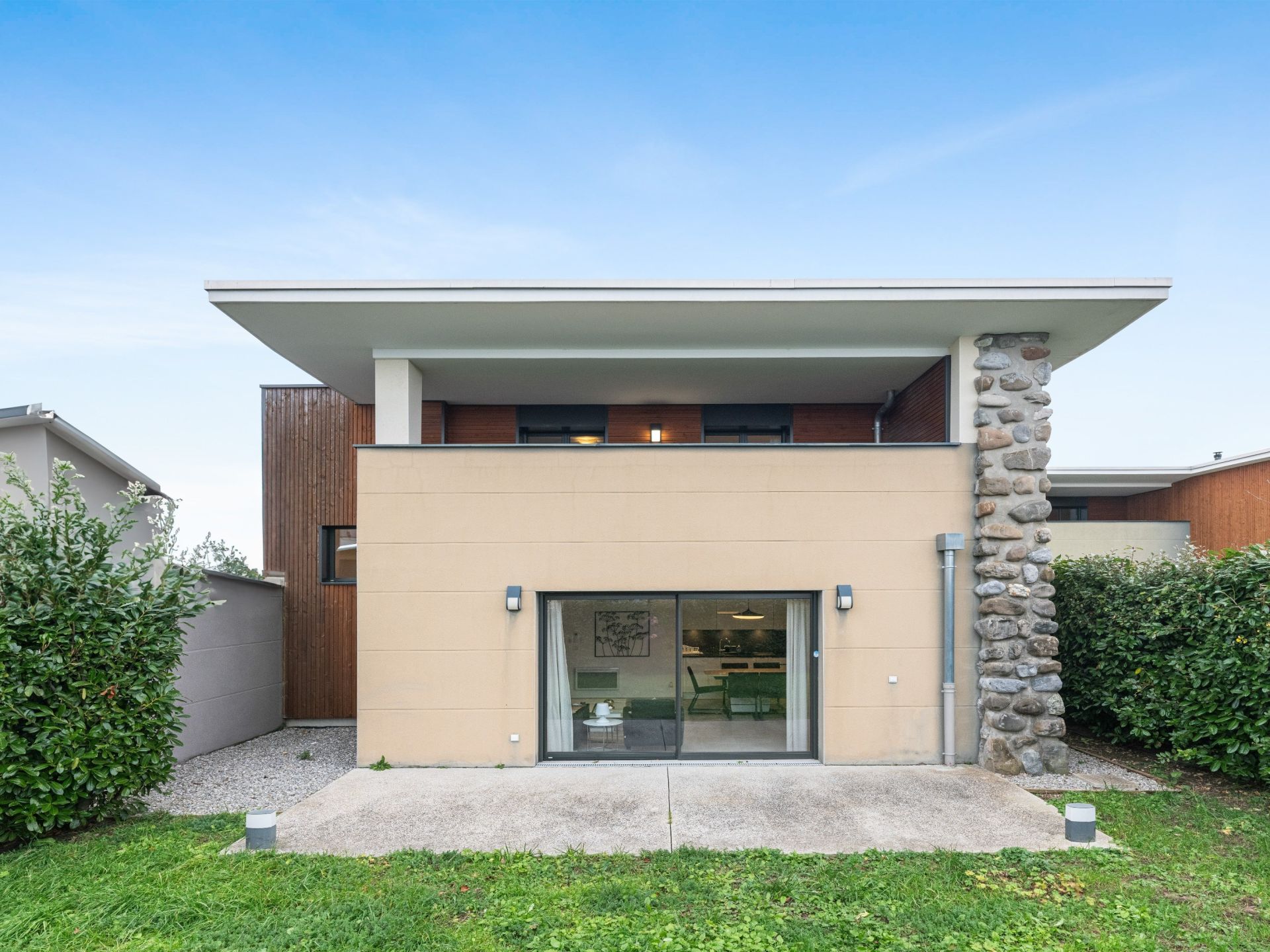luxury house 4 Rooms for sale on MESSERY (74140)