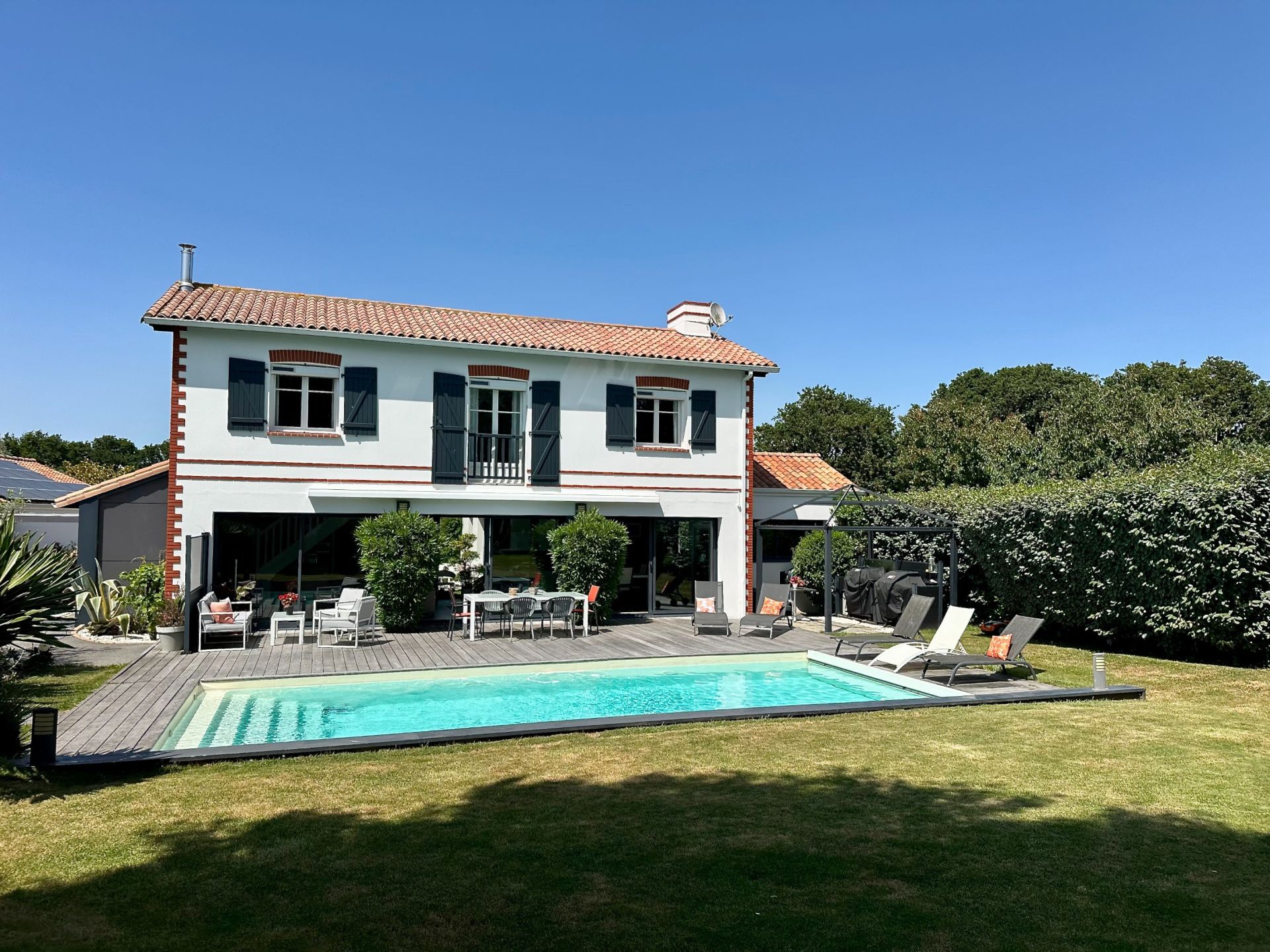 luxury house 7 Rooms for sale on PORNIC (44210)