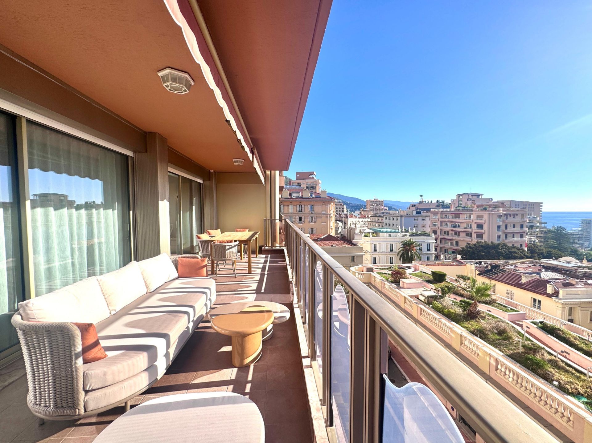 luxury apartment 4 Rooms for sale on MONACO (98000)