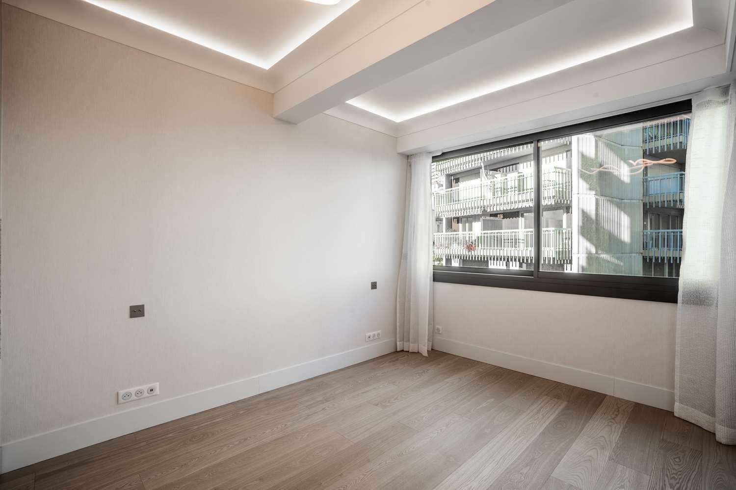 luxury apartment 4 Rooms for sale on MONACO (98000)