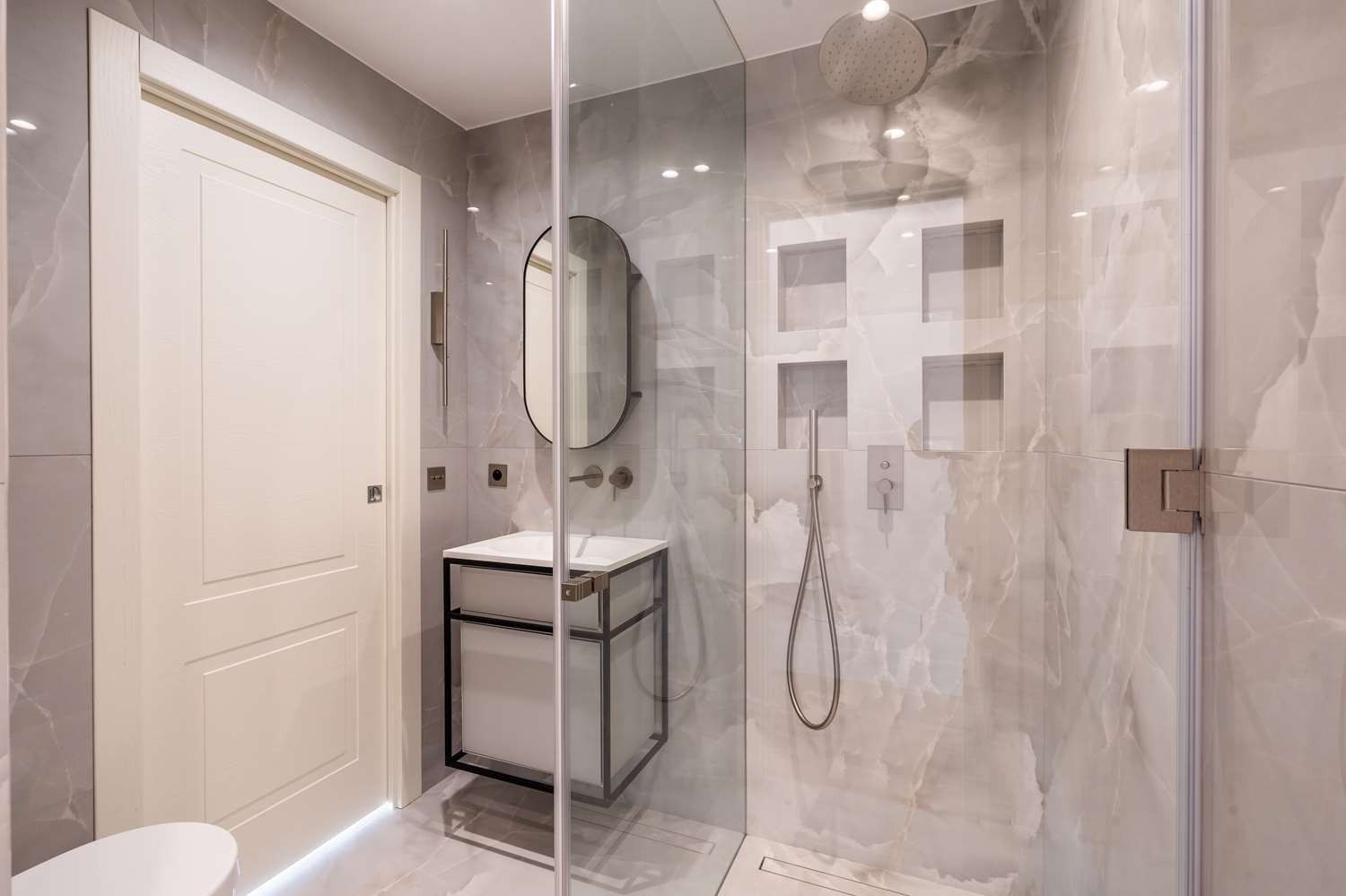 luxury apartment 4 Rooms for sale on MONACO (98000)