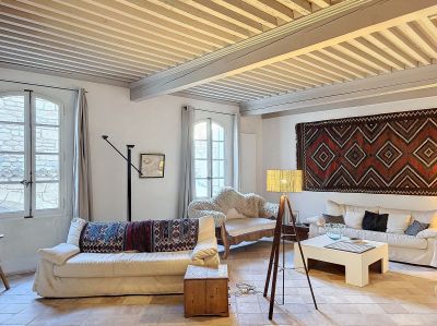 Vente Maison de luxe Uzès 9 Pièces 340 m²