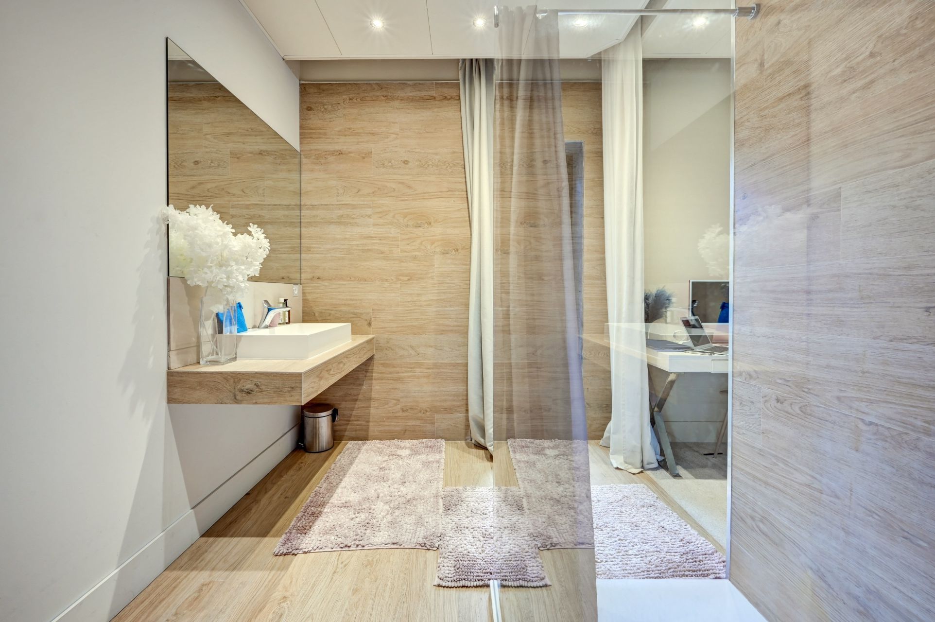 luxury house 8 Rooms for sale on ROGNES (13840)