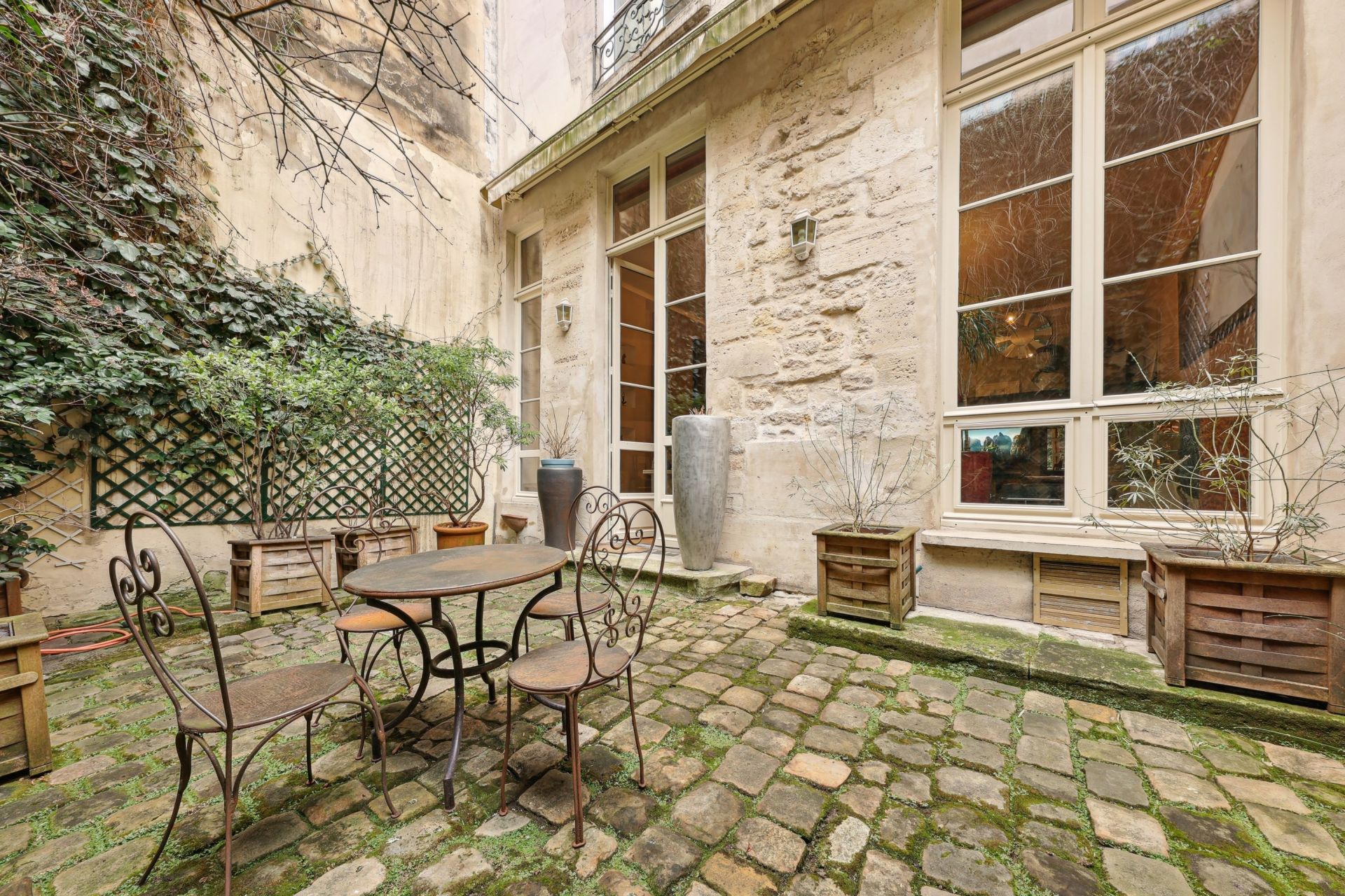 luxury apartment 4 Rooms for sale on PARIS (75003)
