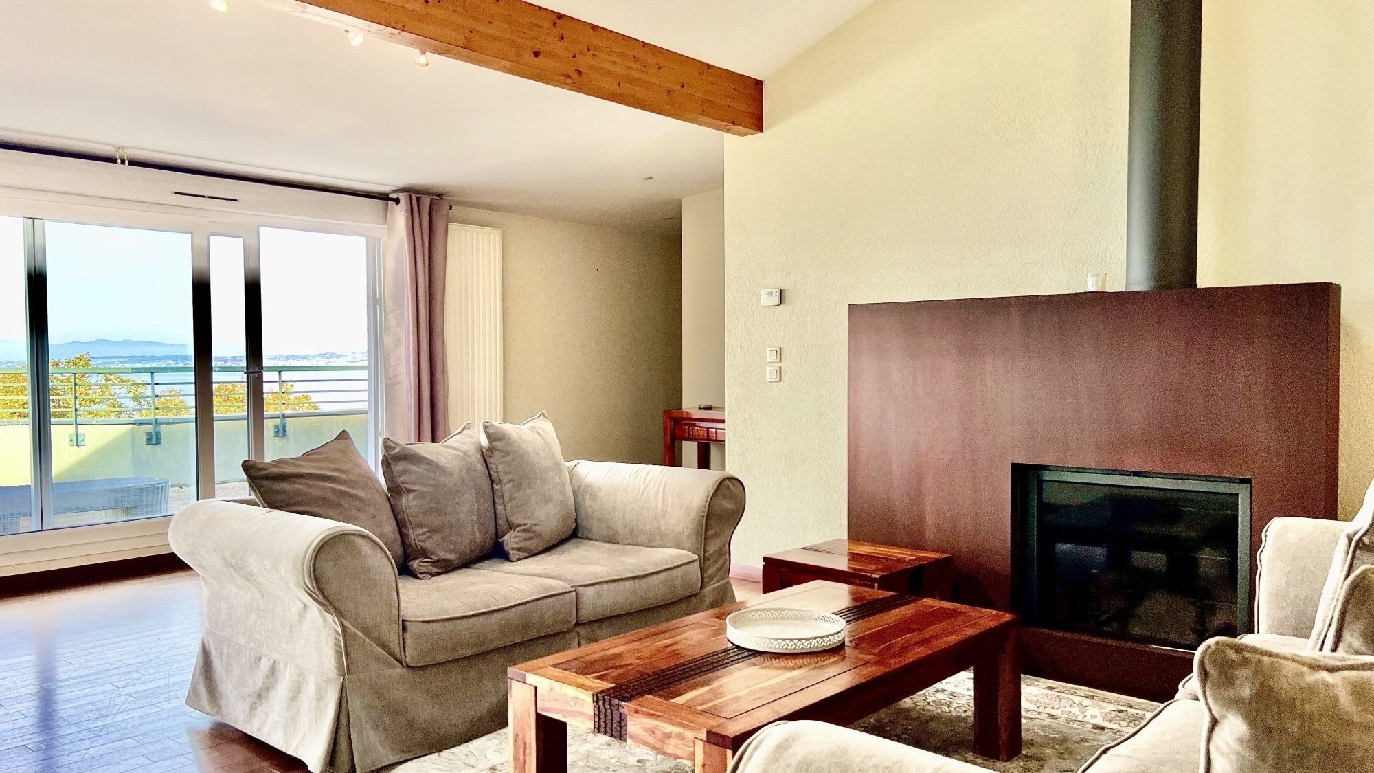 luxury apartment 5 Rooms for sale on EVIAN LES BAINS (74500)
